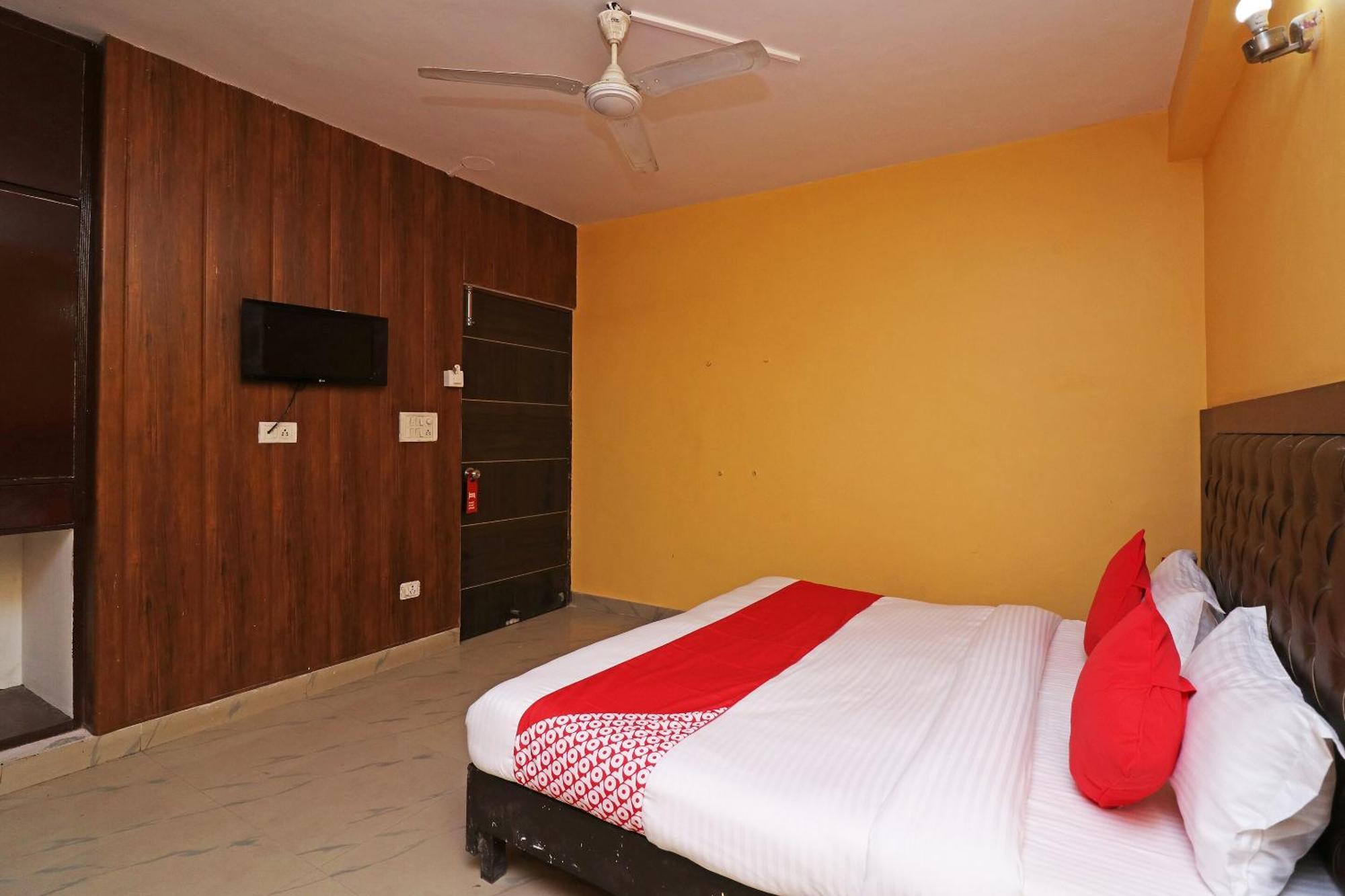 O Embassy Hotel 3*