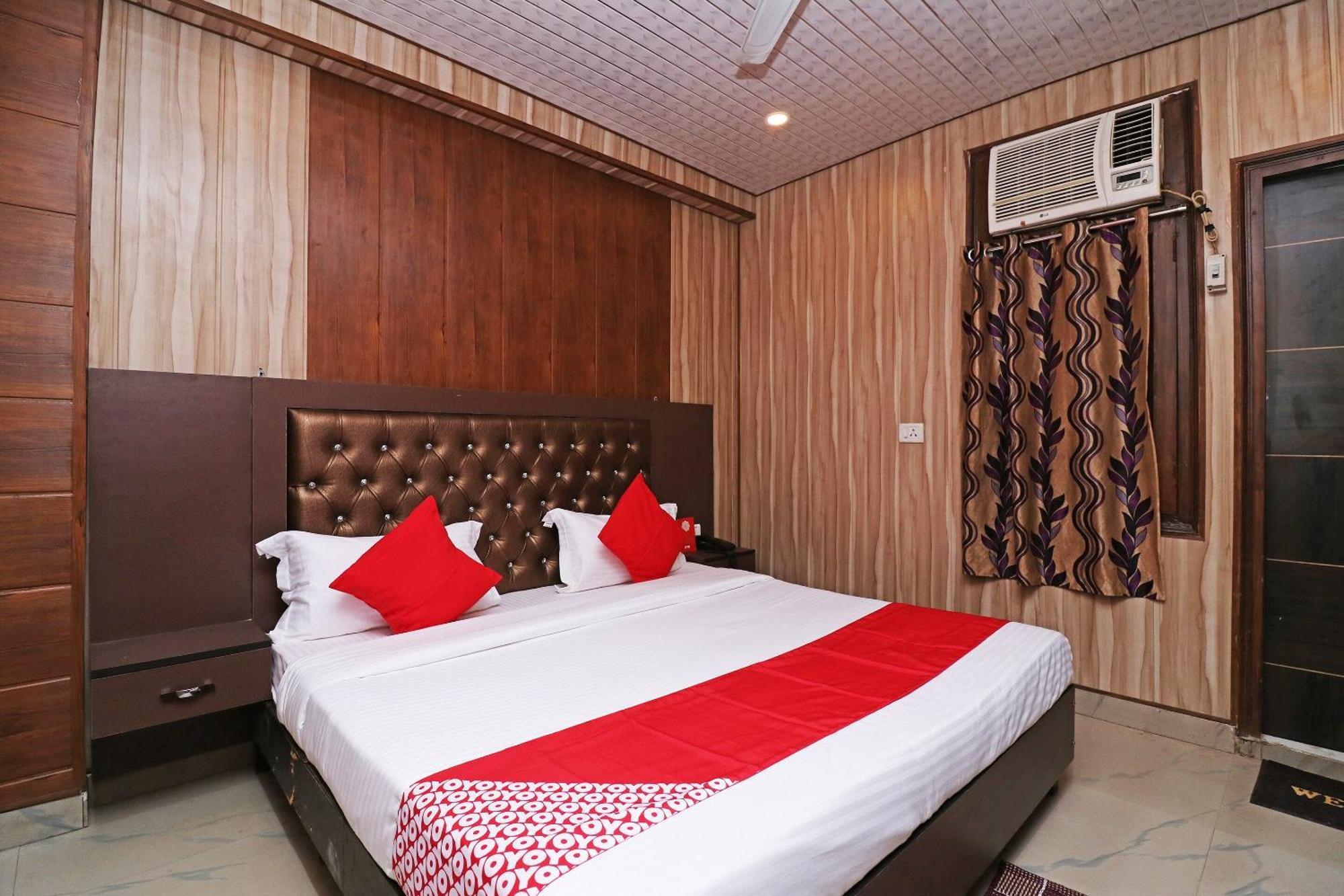 Hotel O Embassy New Delhi