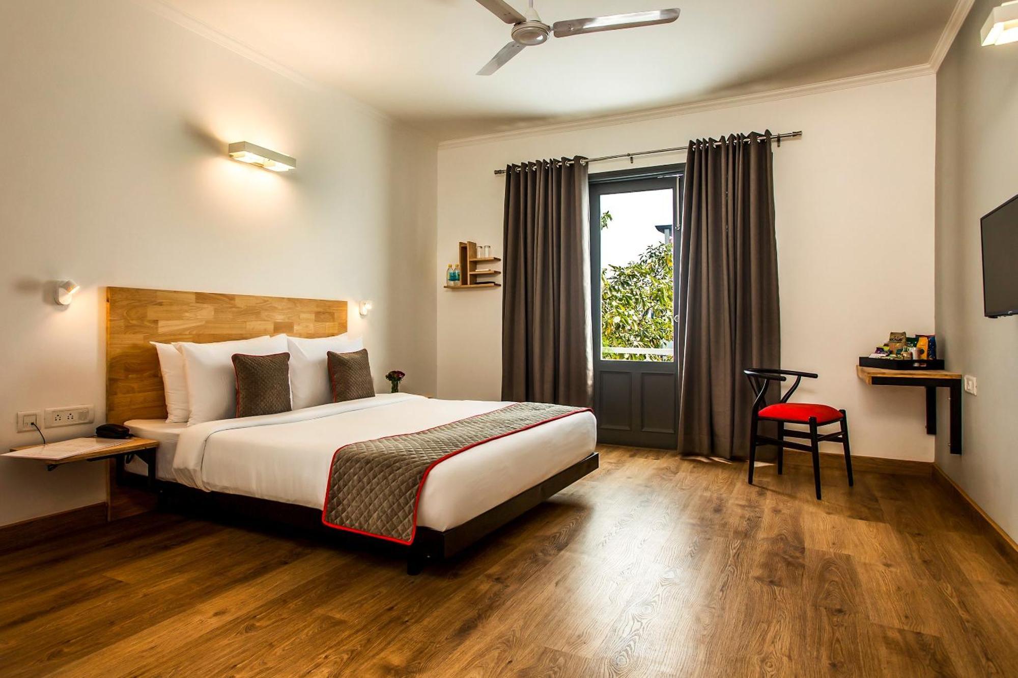 Townhouse Cr Park Near Lotus Temple