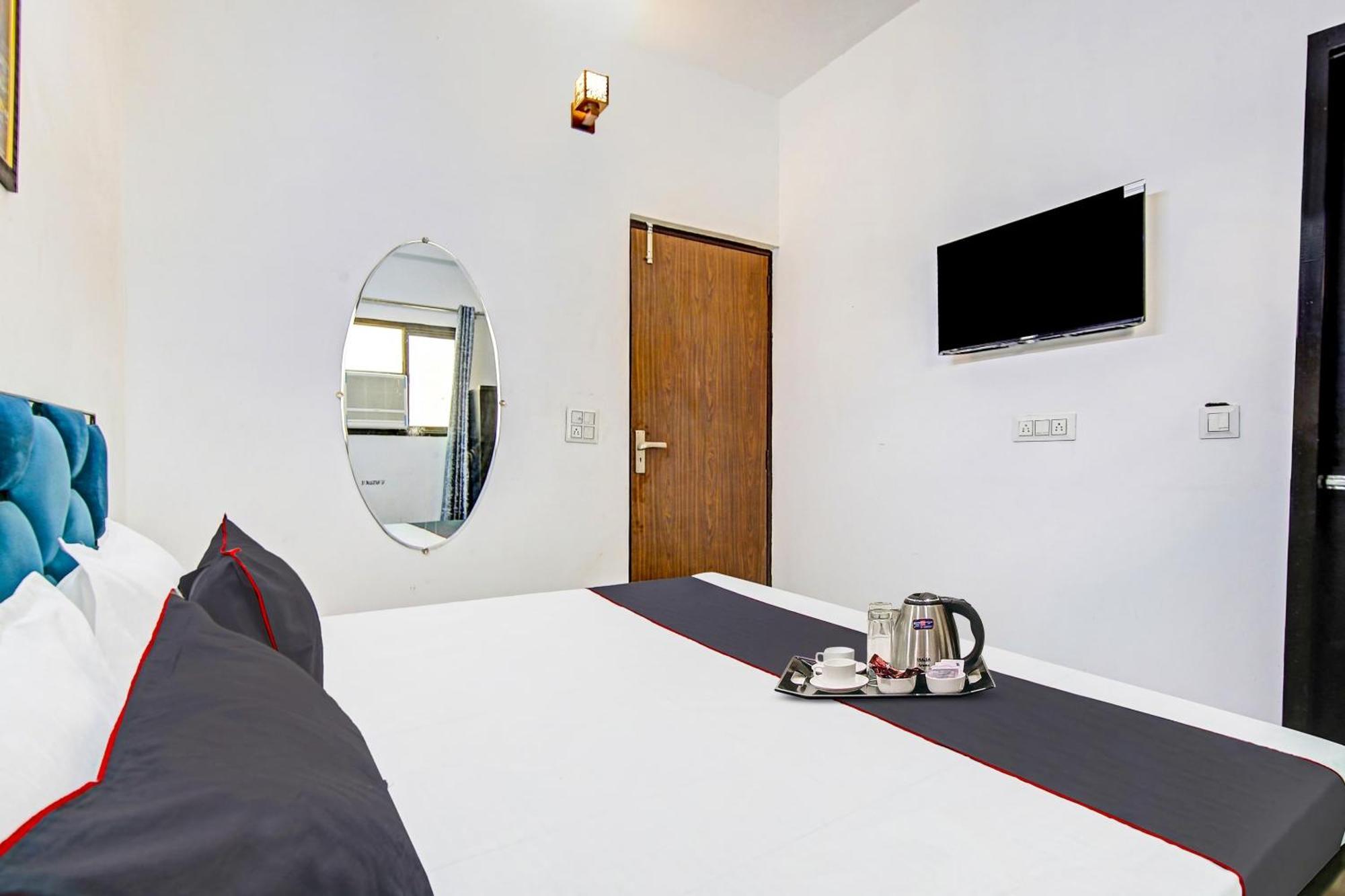 Collection O Decent Nest Near Nawada Metro Station New Delhi