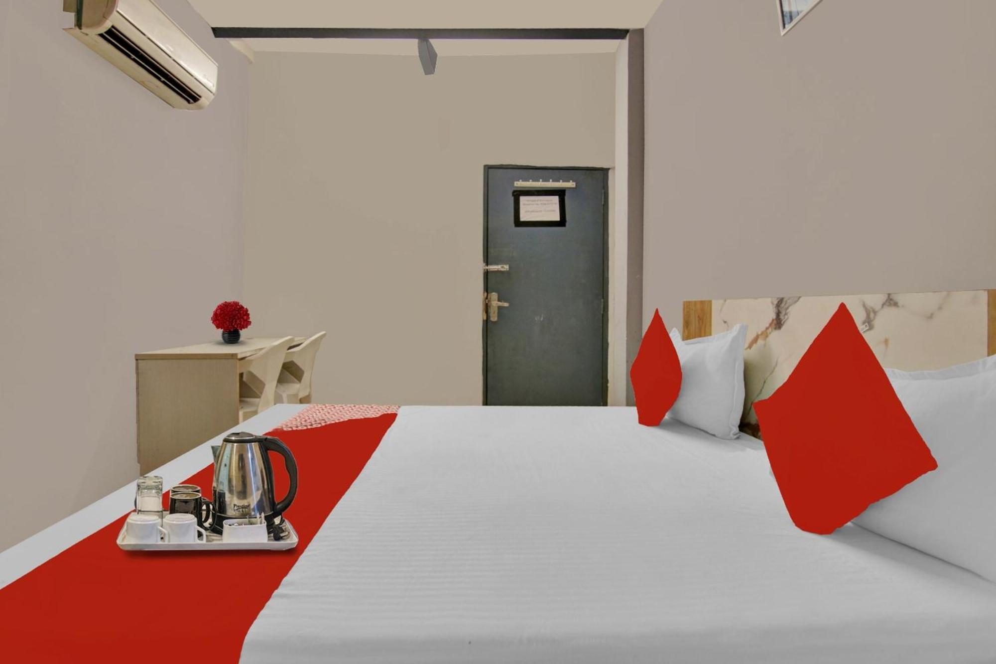 O Swarg Residency Near Nangloi Railway Station Metro Station 3*