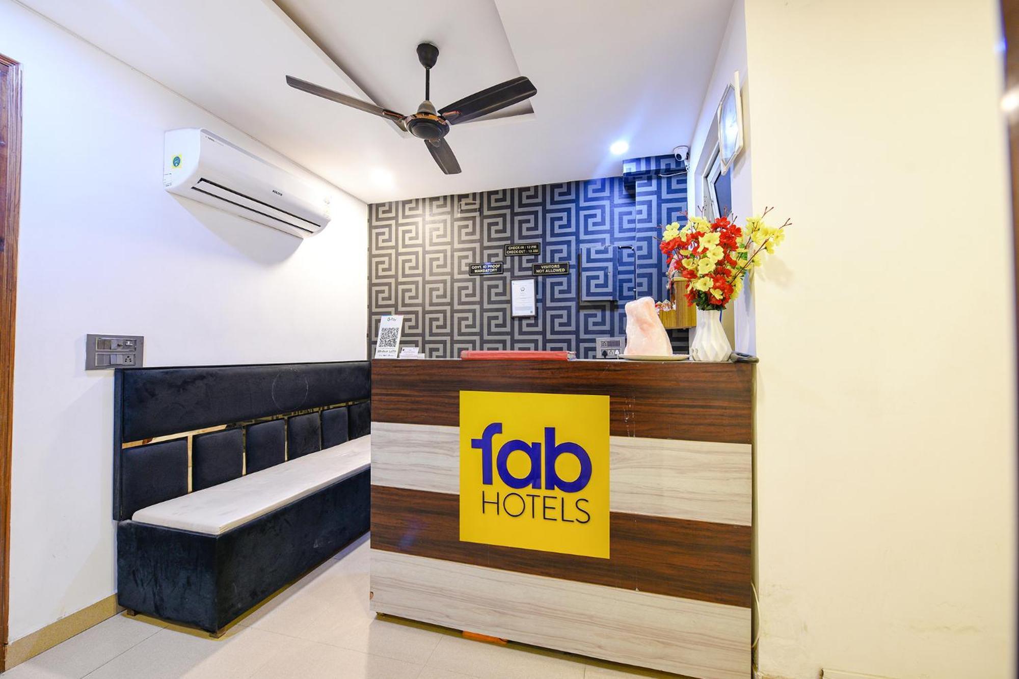Hotel Fabhotel The Royal Residency