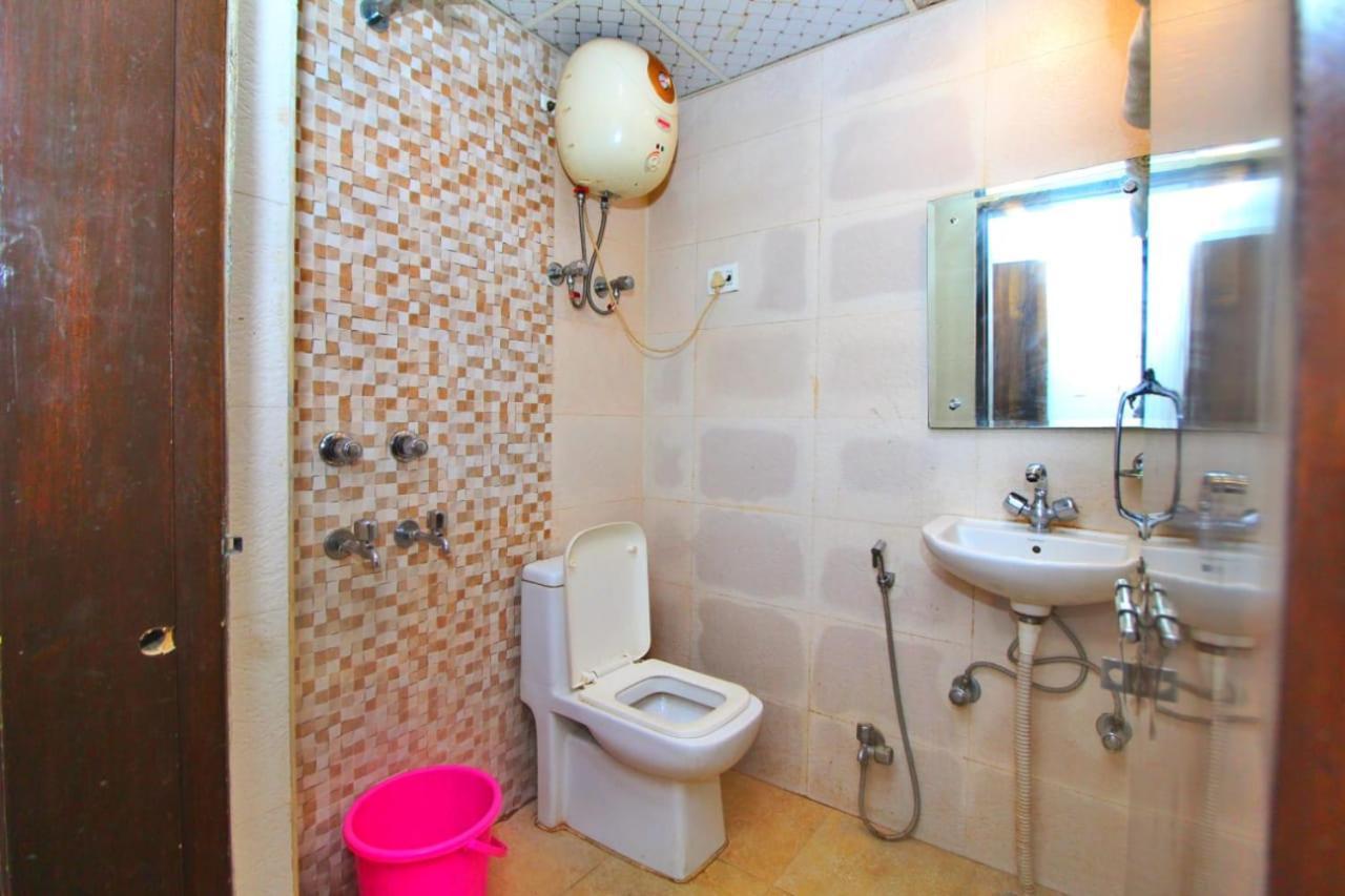 Hotel Broadway Near Delhi Airport 3*