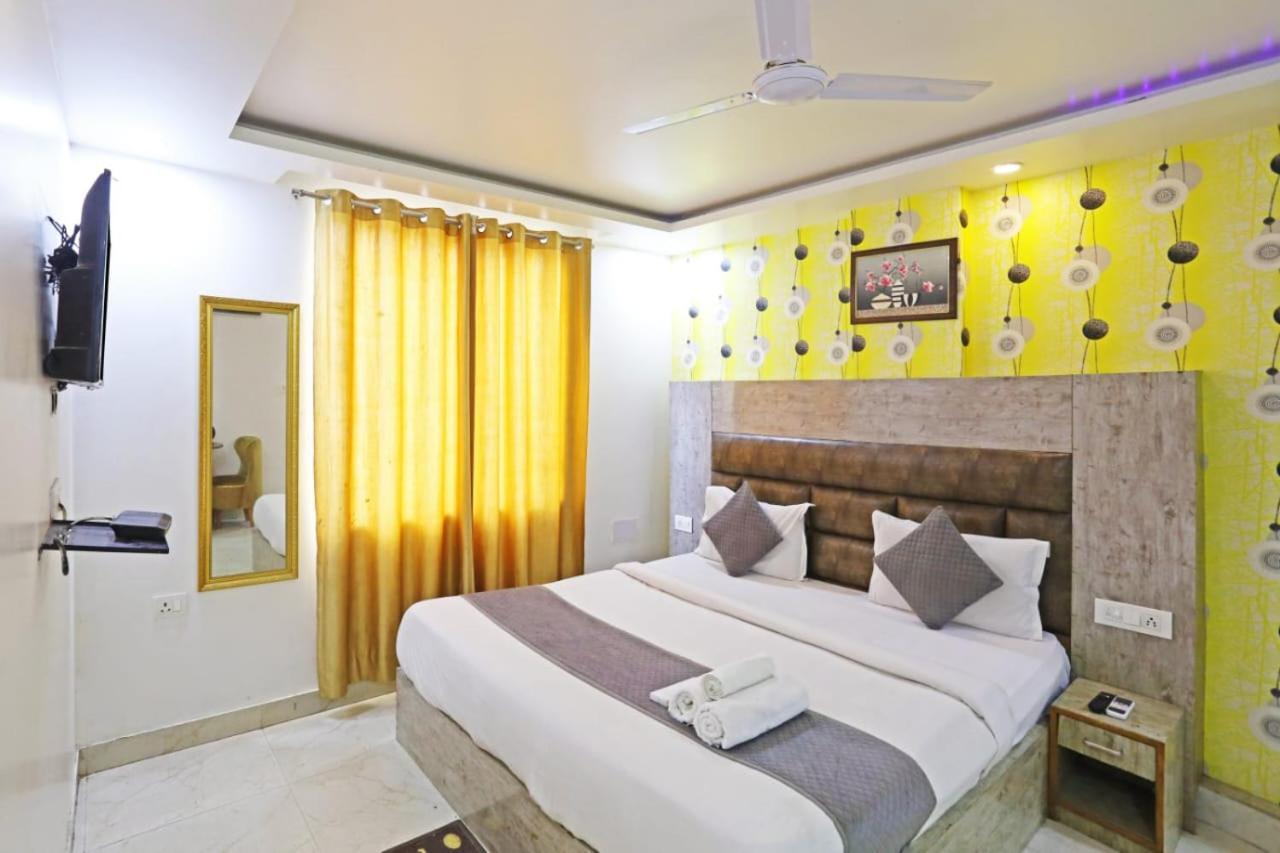 Hotel Broadway Near Delhi Airport 3*