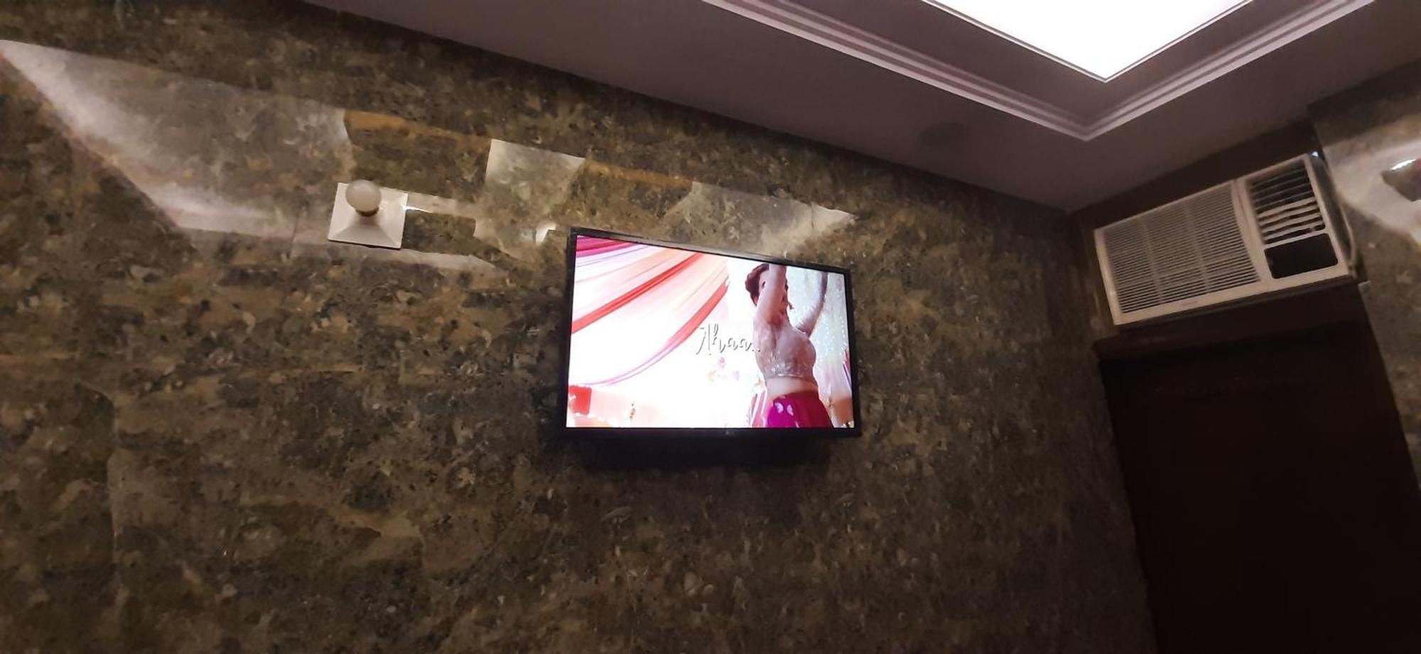 Aggarwal Lajpat Nagar, With Private Kitchen Android Tv Wifi And Fridge New Delhi