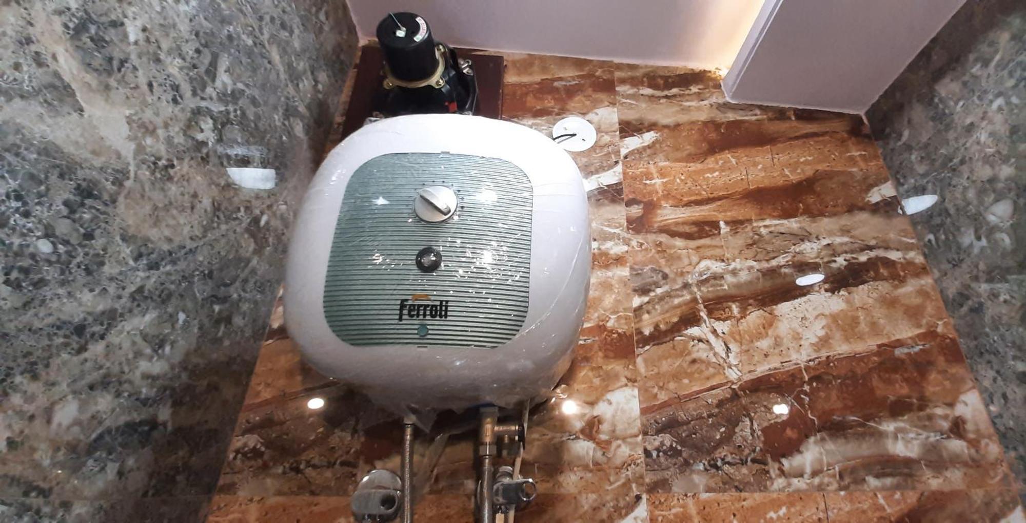 Guest house Aggarwal Lajpat Nagar, With Private Kitchen Android Tv Wifi And Fridge