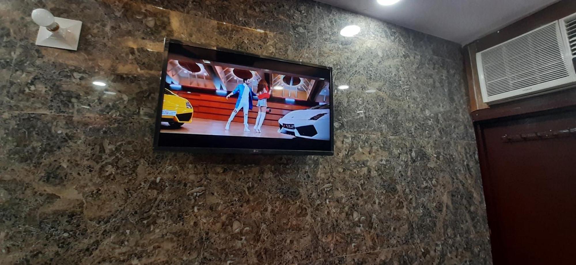 Aggarwal Lajpat Nagar, With Private Kitchen Android Tv Wifi And Fridge * New Delhi