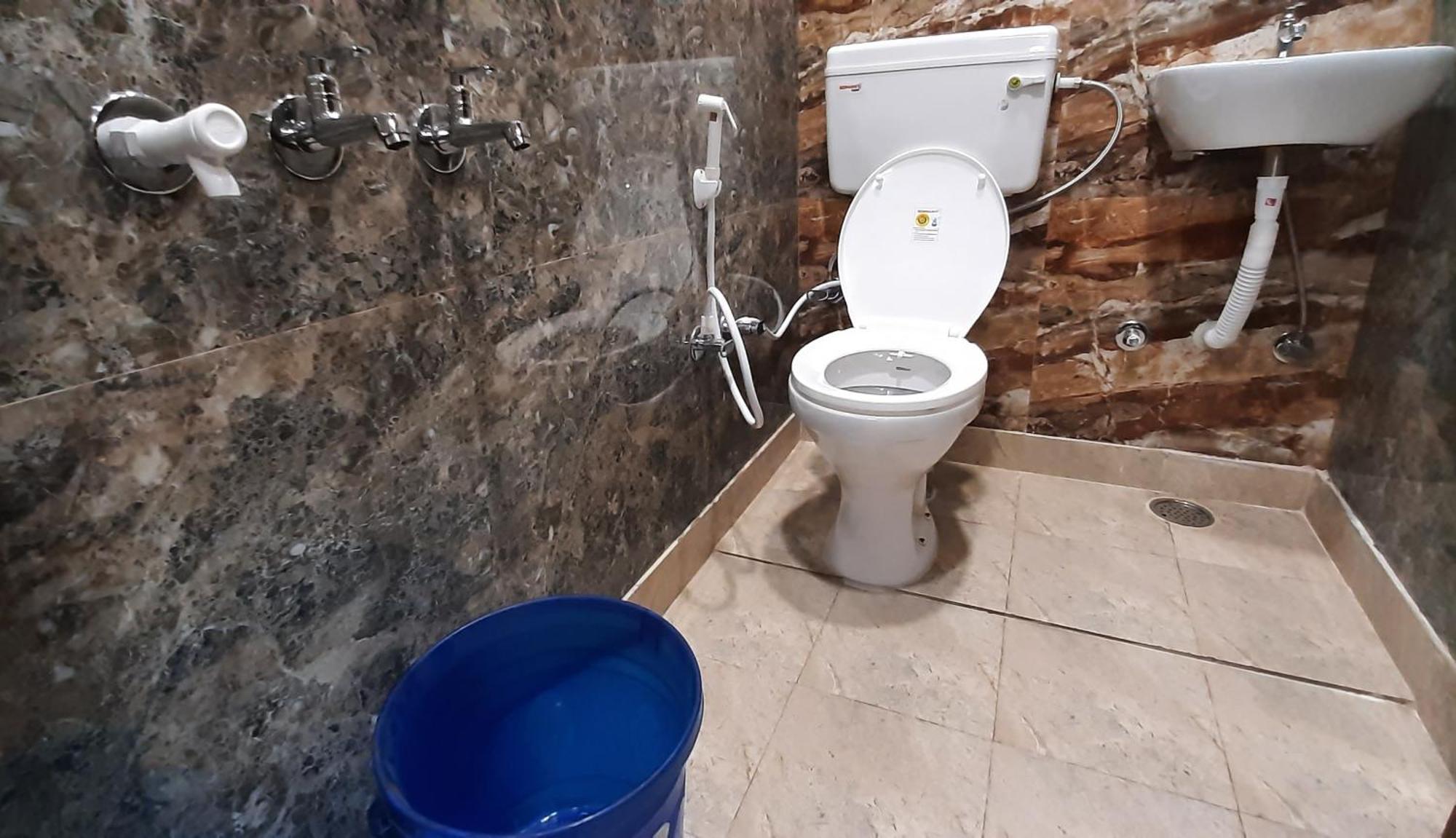 Aggarwal Lajpat Nagar, With Private Kitchen Android Tv Wifi And Fridge Guest house *