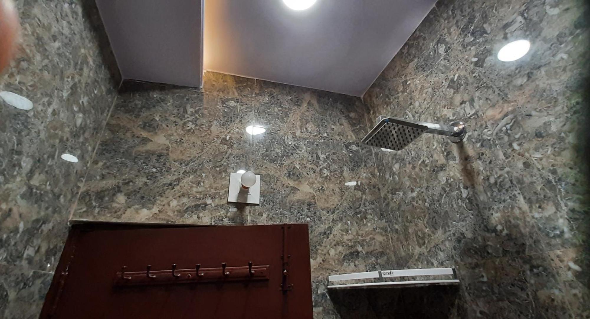Guest house Aggarwal Lajpat Nagar, With Private Kitchen Android Tv Wifi And Fridge *