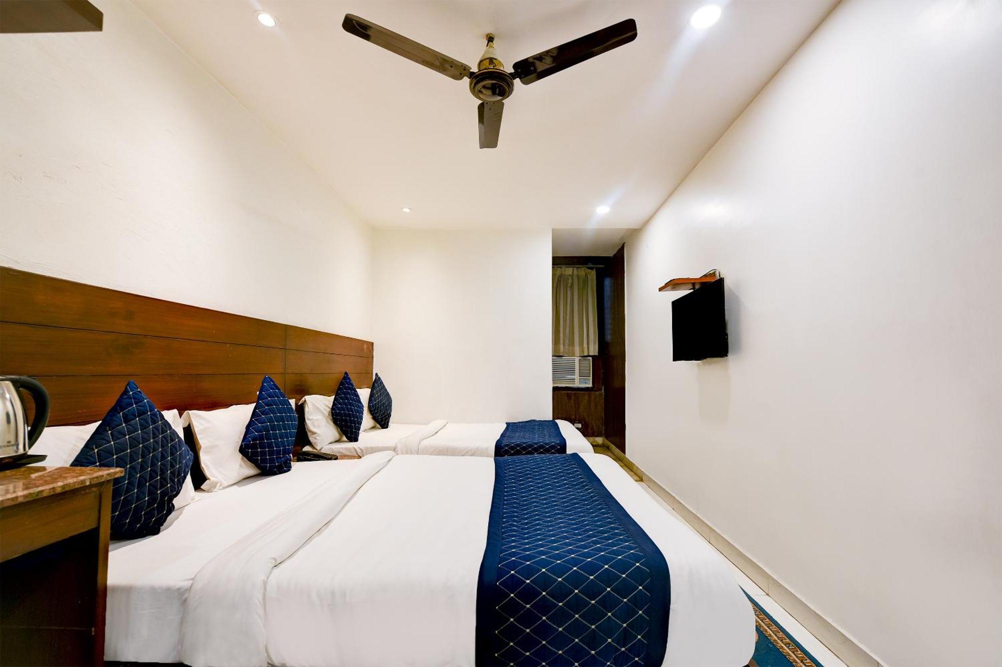 The Raj At Railway Station Hotel 3*
