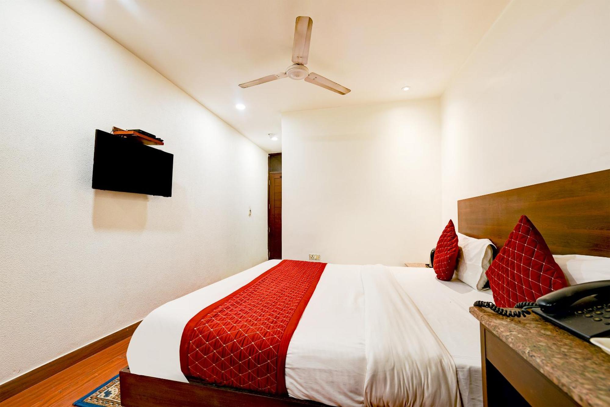 The Raj At Railway Station Hotel 3*