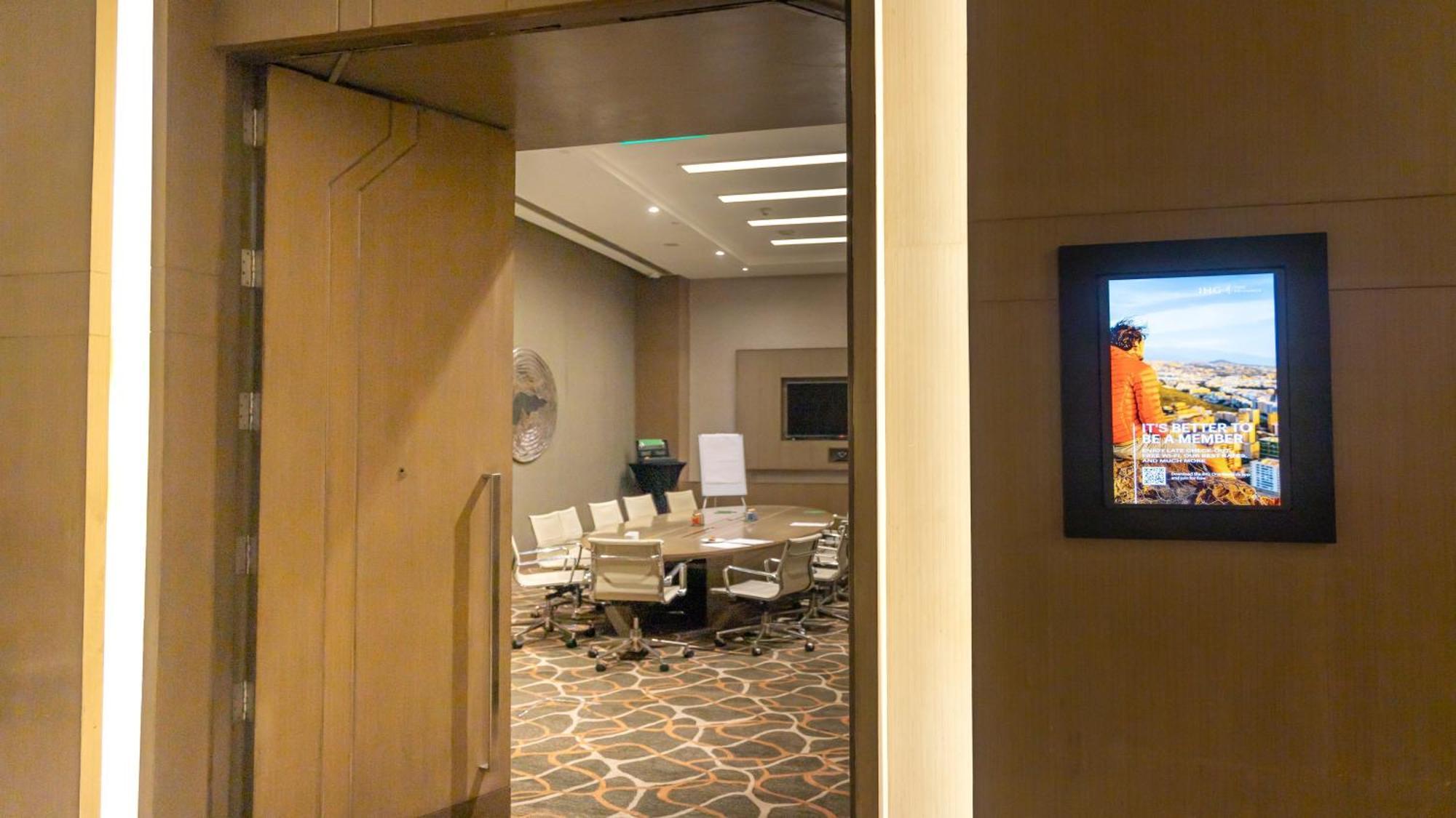 Aerocity By Ihg Hotel