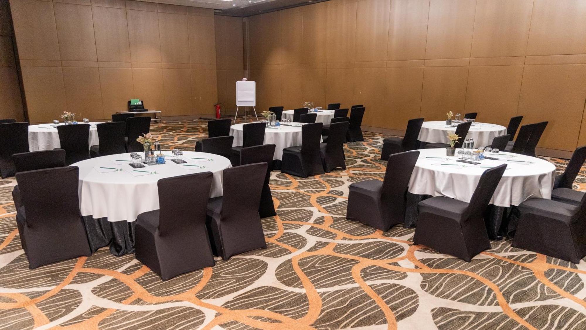 Aerocity By Ihg Hotel