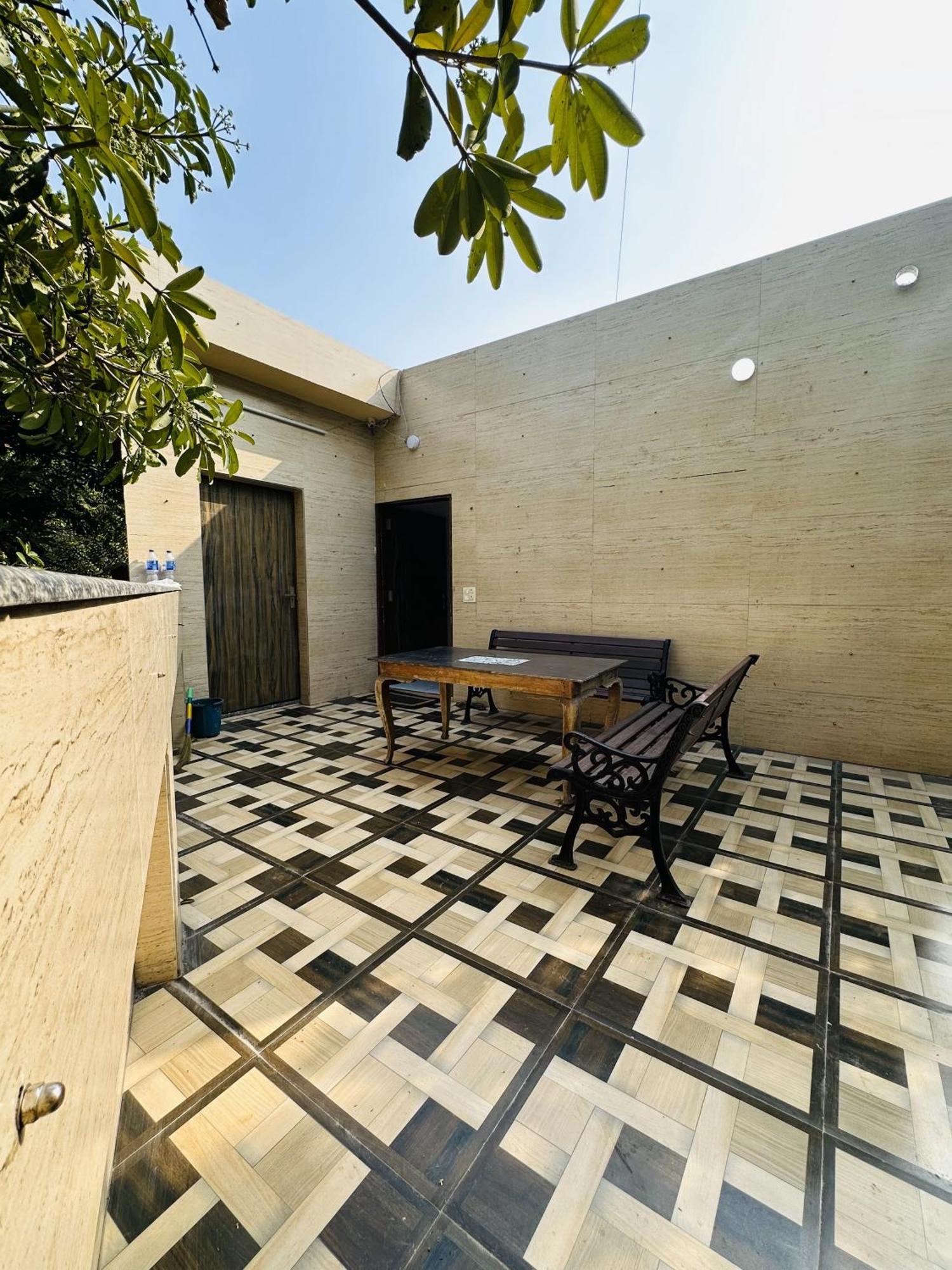 Golden Bed And Breakfast- High Quality In South Ex-1 D Block * Nova Deli