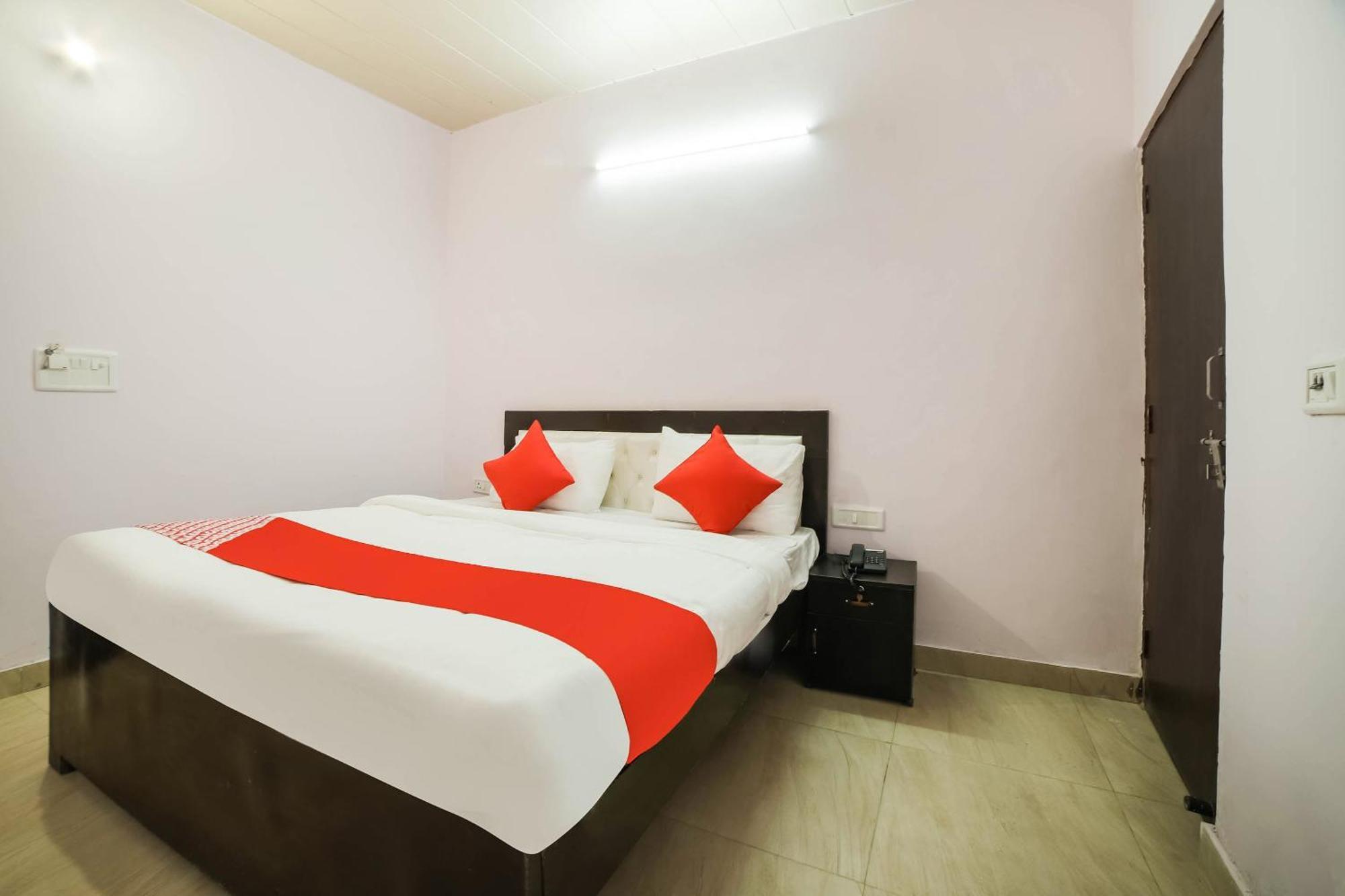 Hotel O Iris Lite 3*