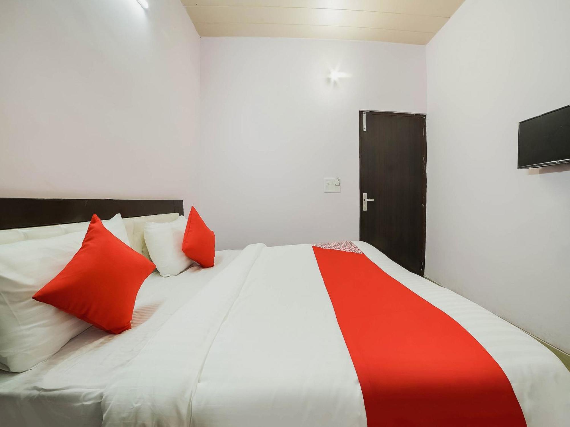 O Iris Lite Hotel 3*