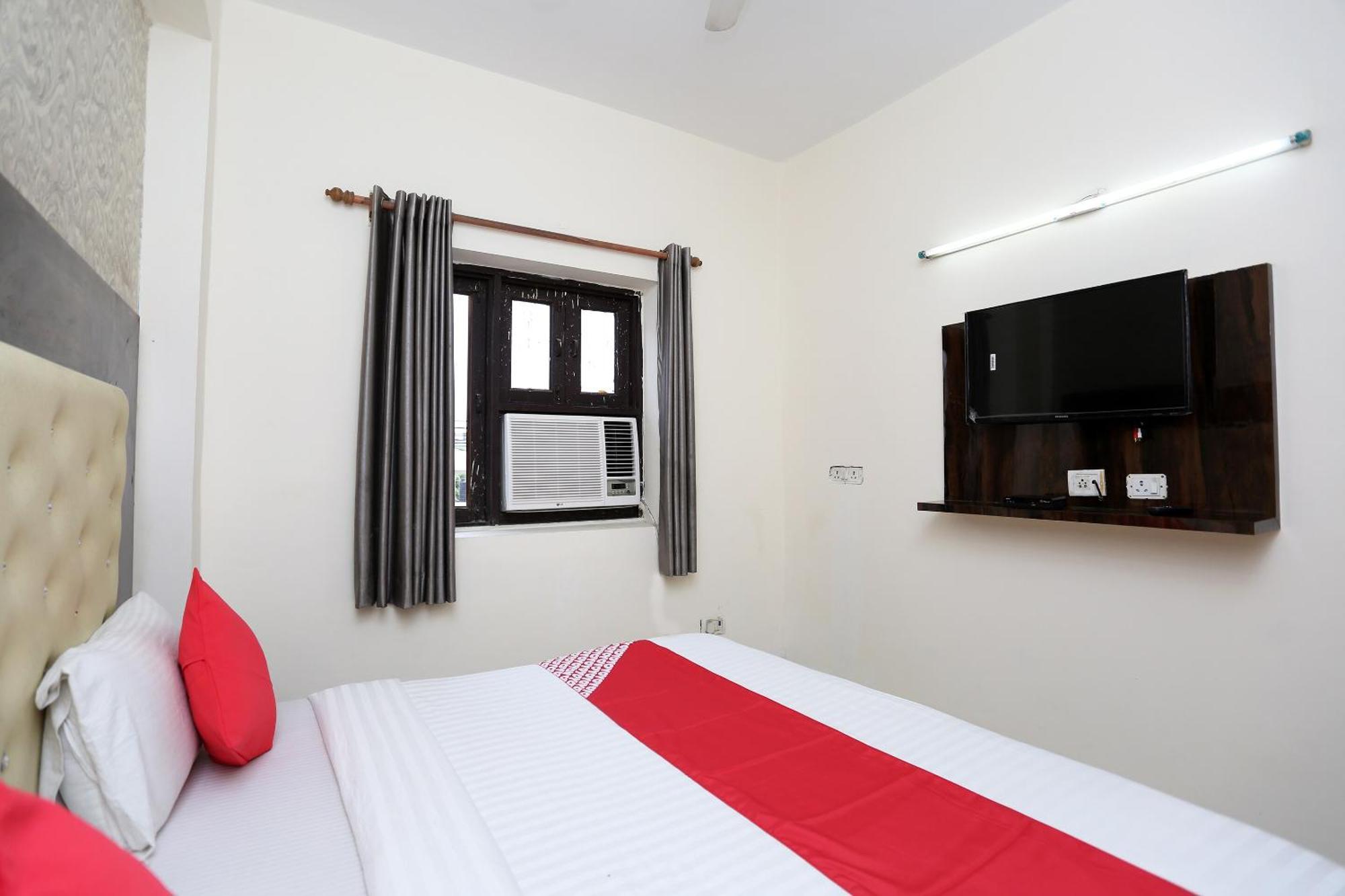 Oyo Flagship Aamantran Hotel