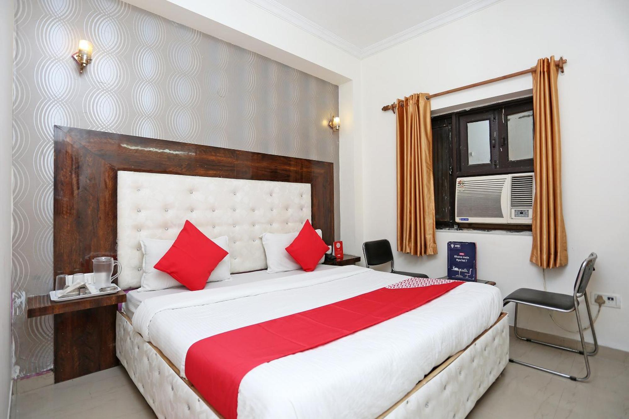 Oyo Flagship Aamantran Hotel