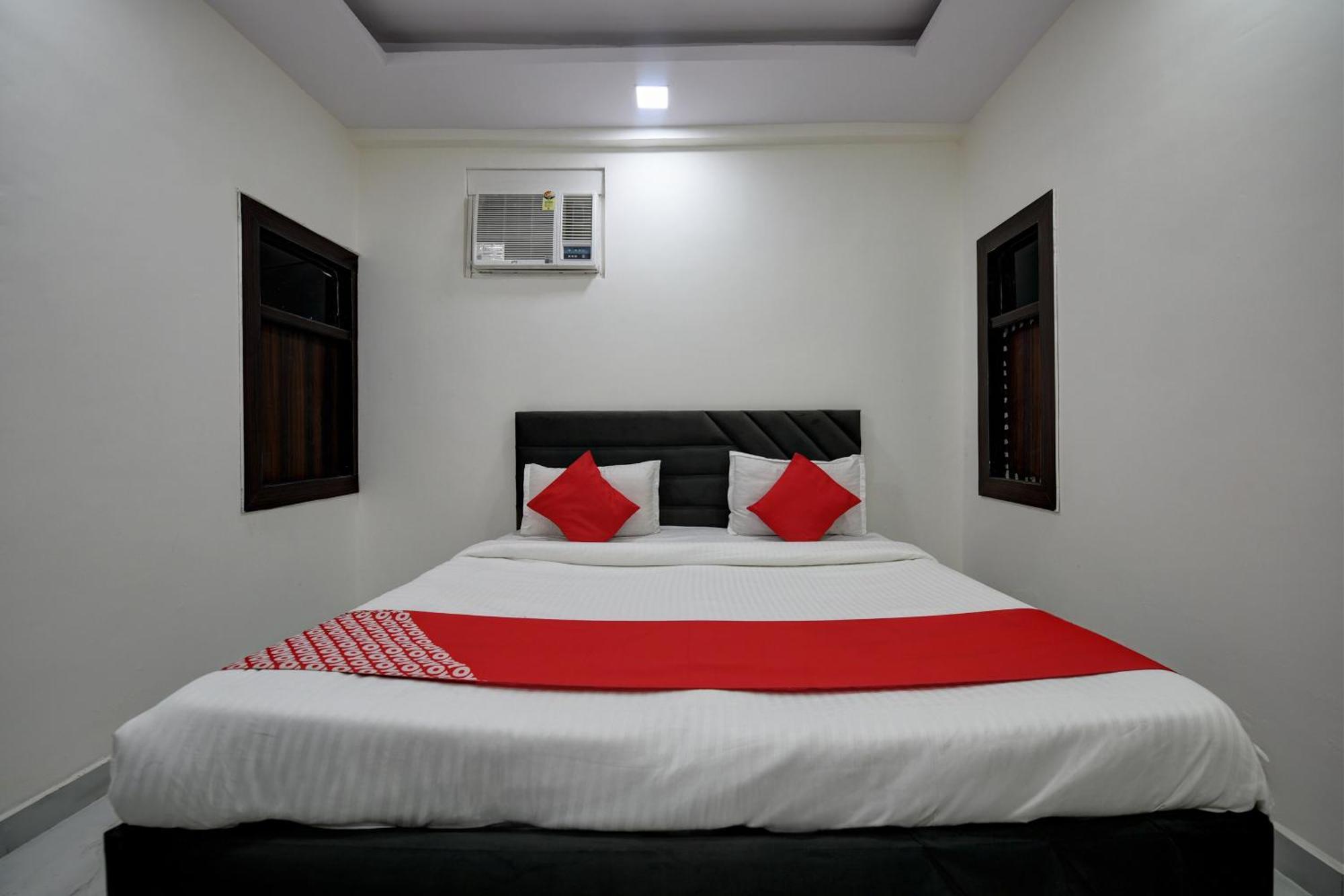 Hotel O Max 3*