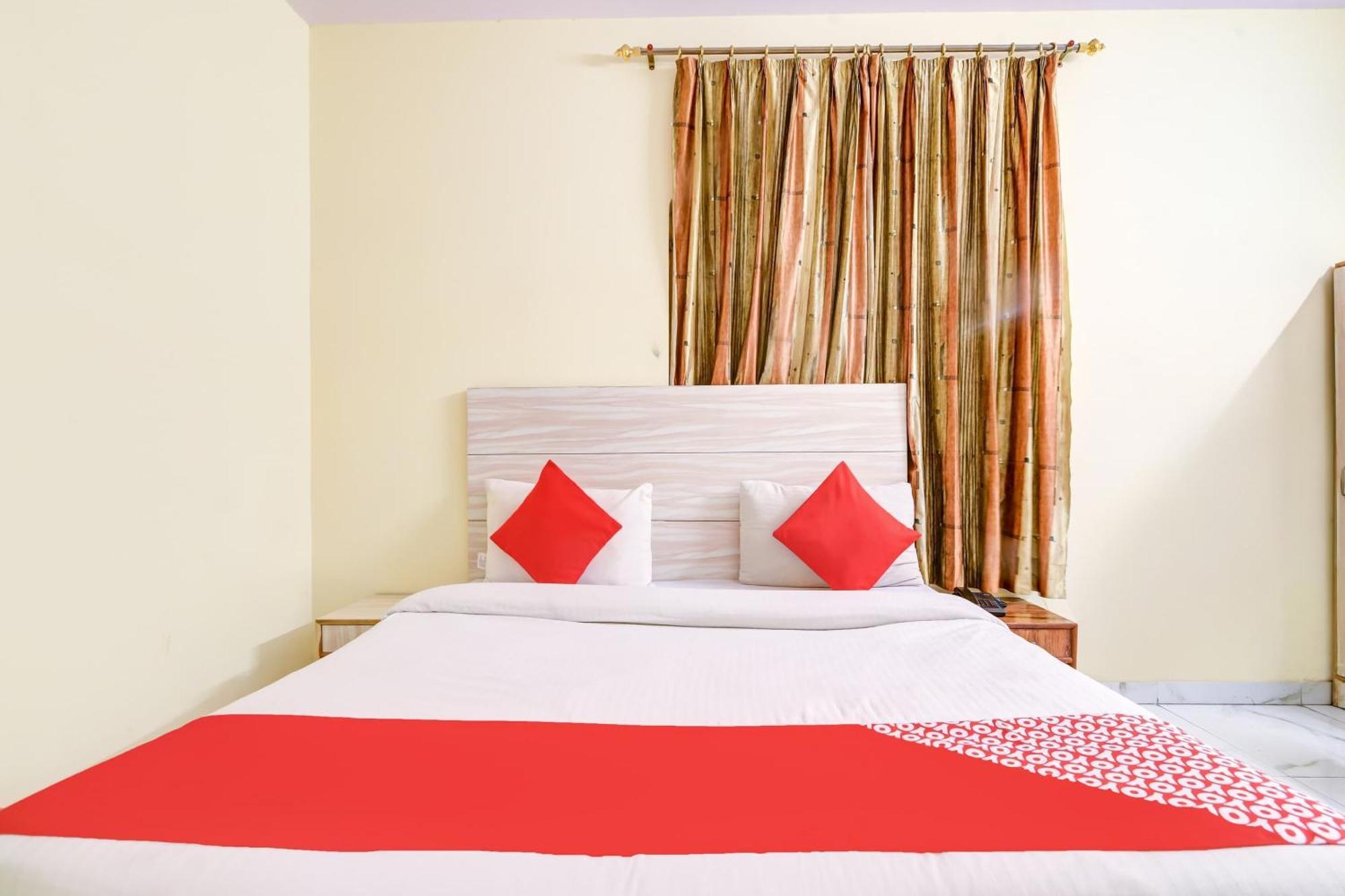 Hotel O 74192 Vishwakarma Palace