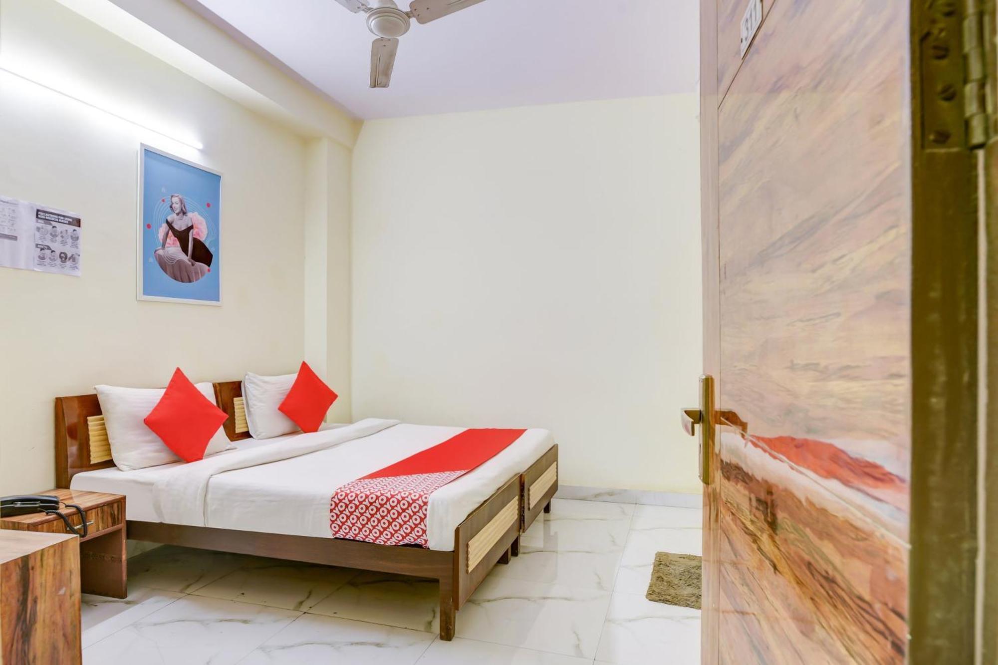O 74192 Vishwakarma Palace Hotel Delhi (National Capital Territory of India)