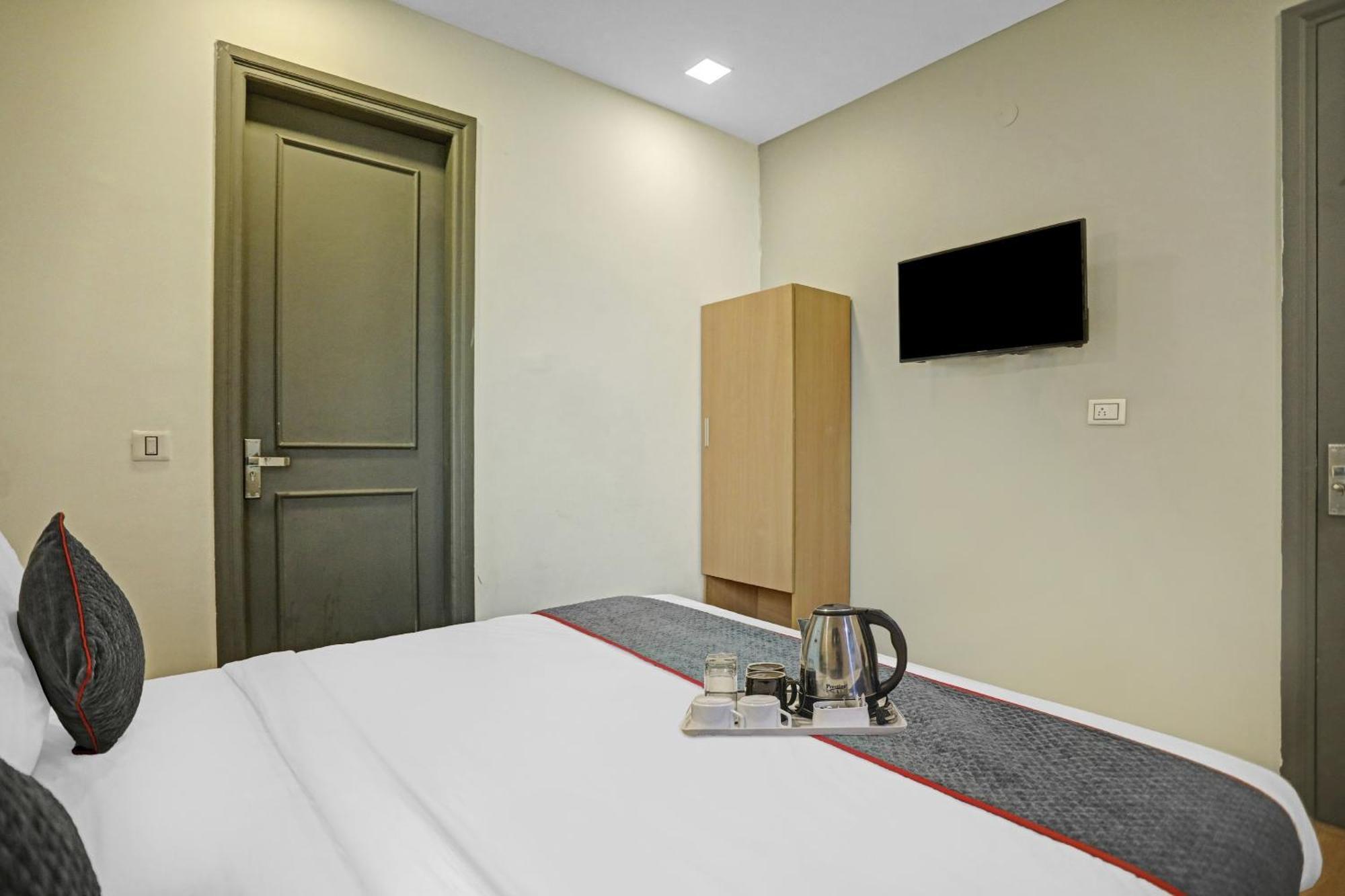 Super Townhouse Mannat Rohini 16 4*