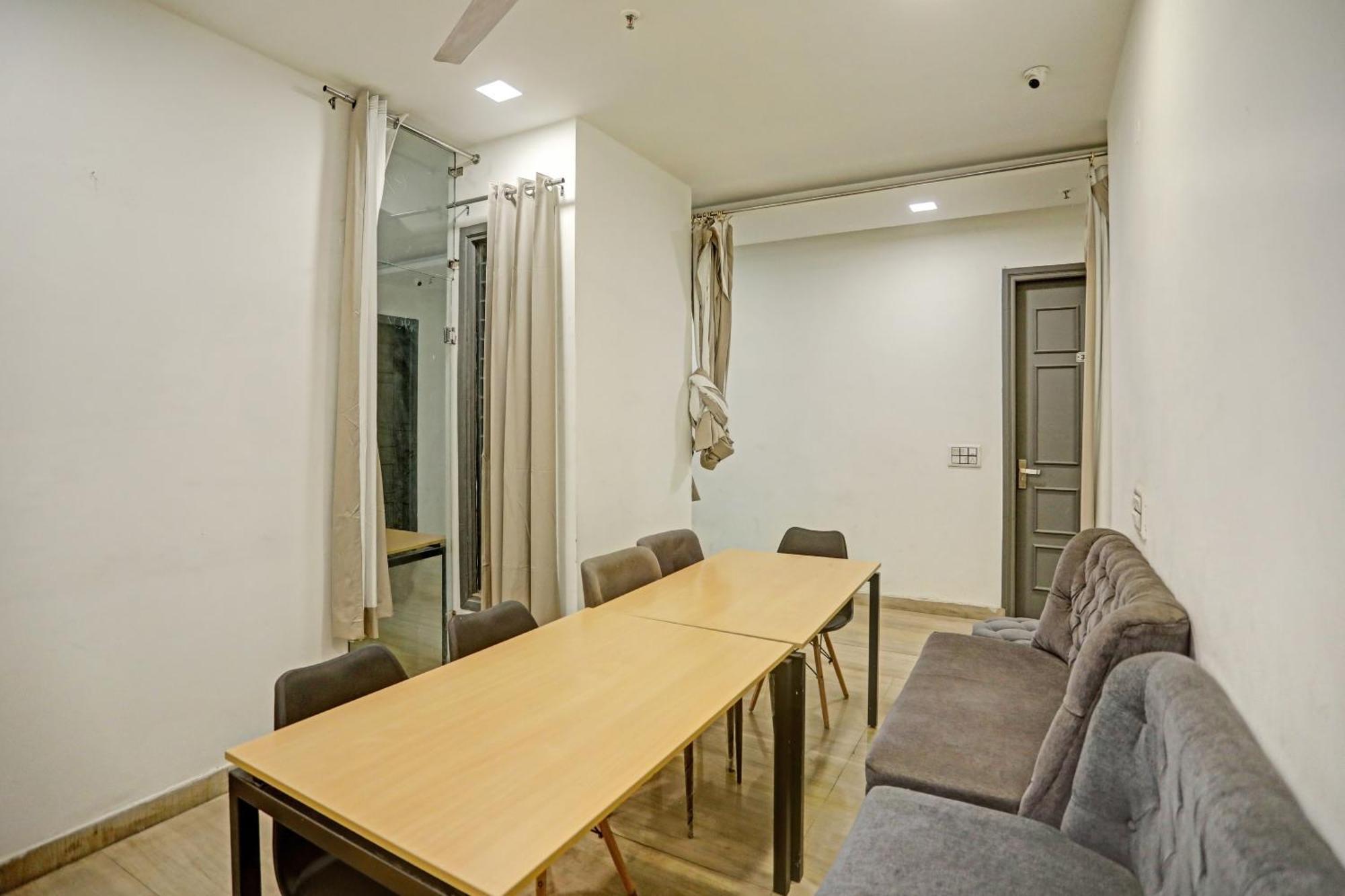 Super Townhouse Mannat Rohini 16 4*