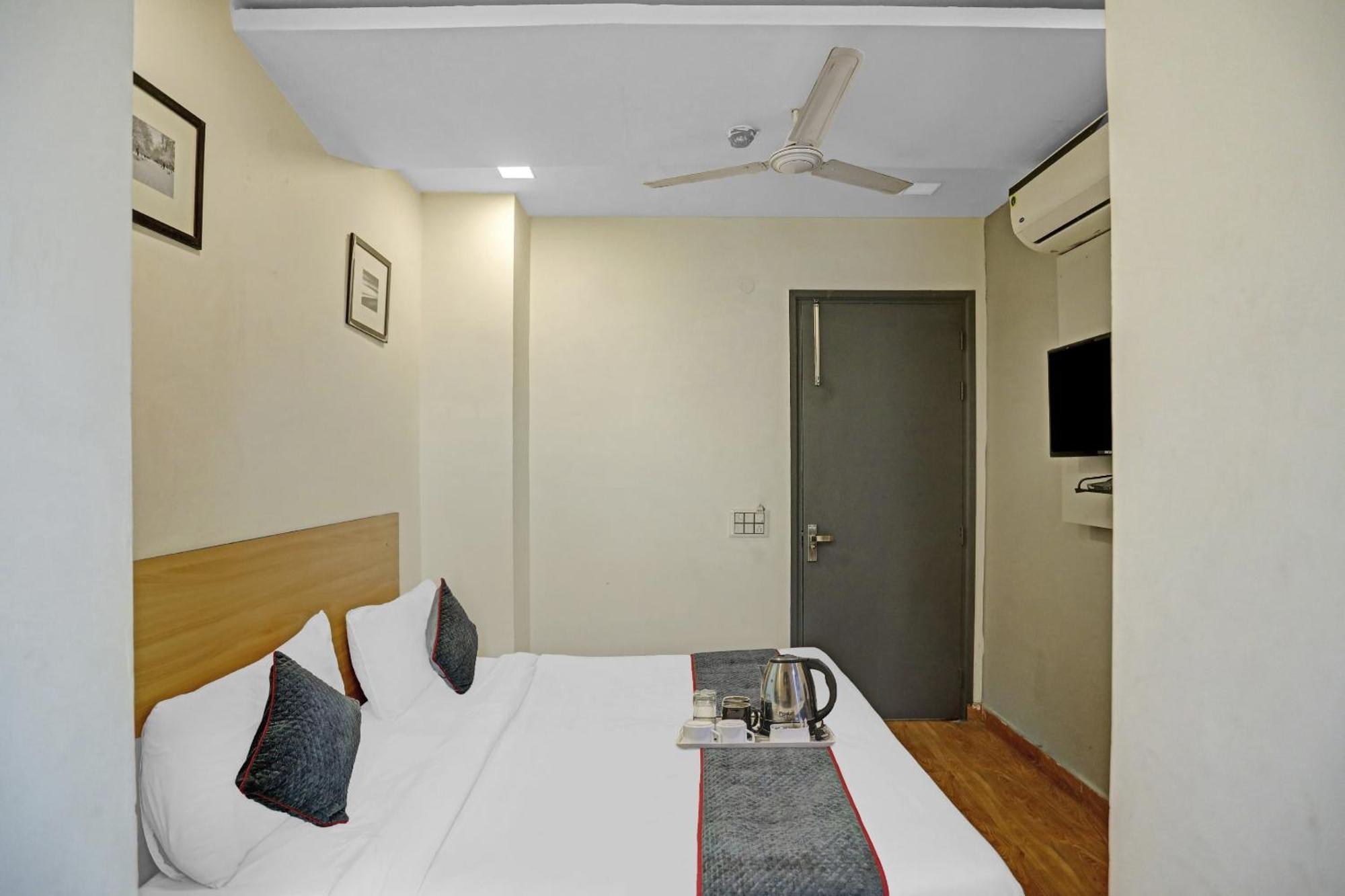 Super Townhouse Mannat Rohini 16 Hotel 4*