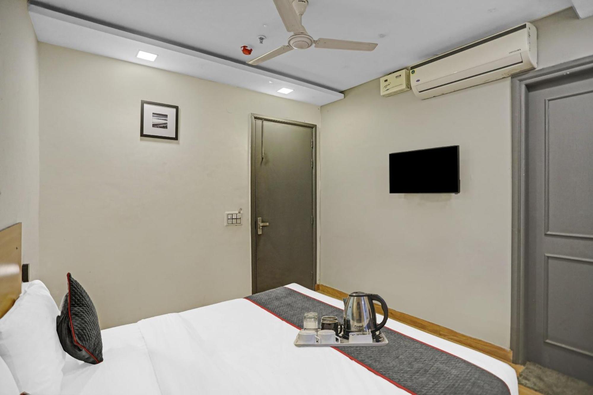 Super Townhouse Mannat Rohini 16 Hotel 4*