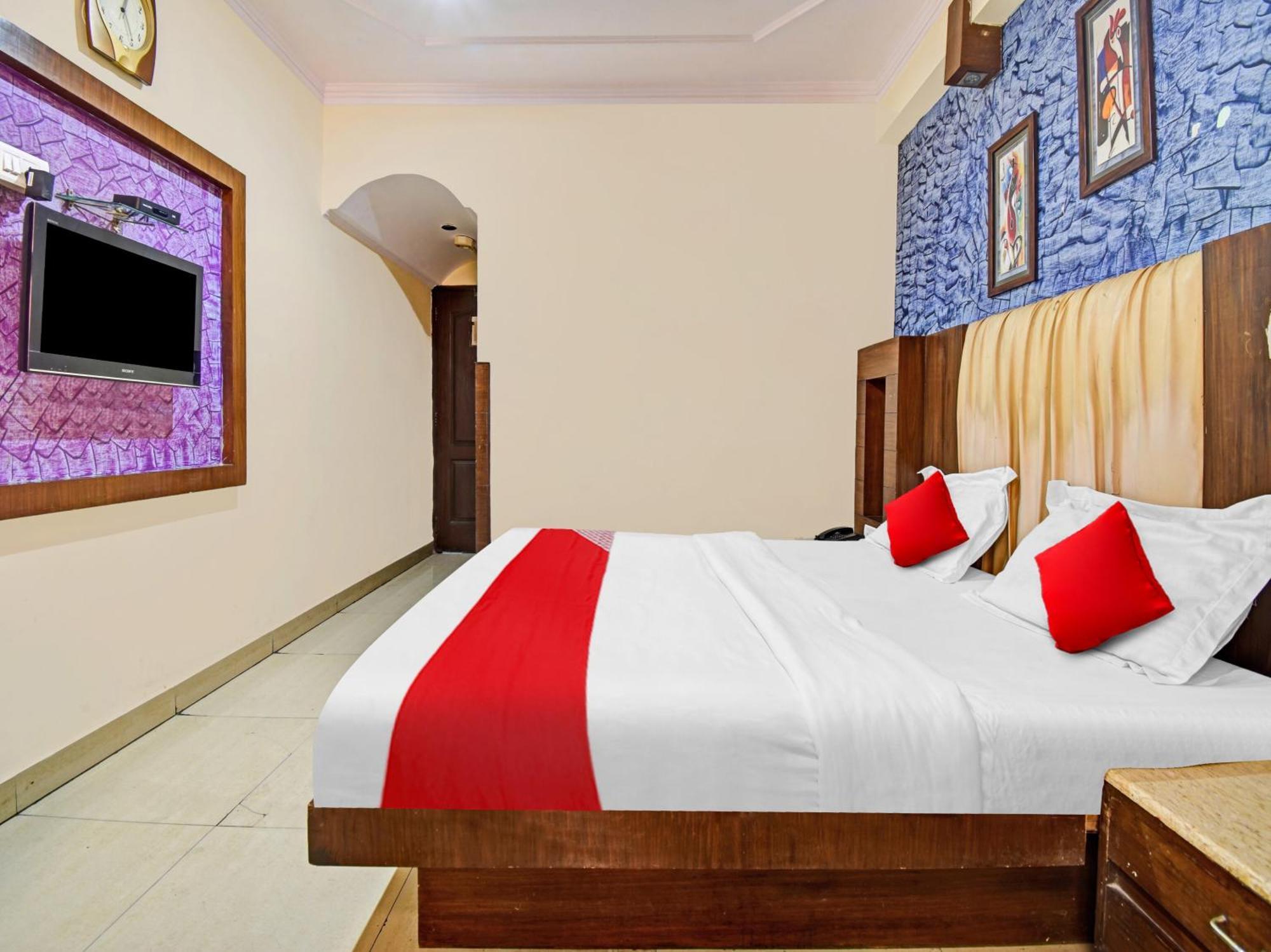 O 81340 Maanavi Hotel 3*