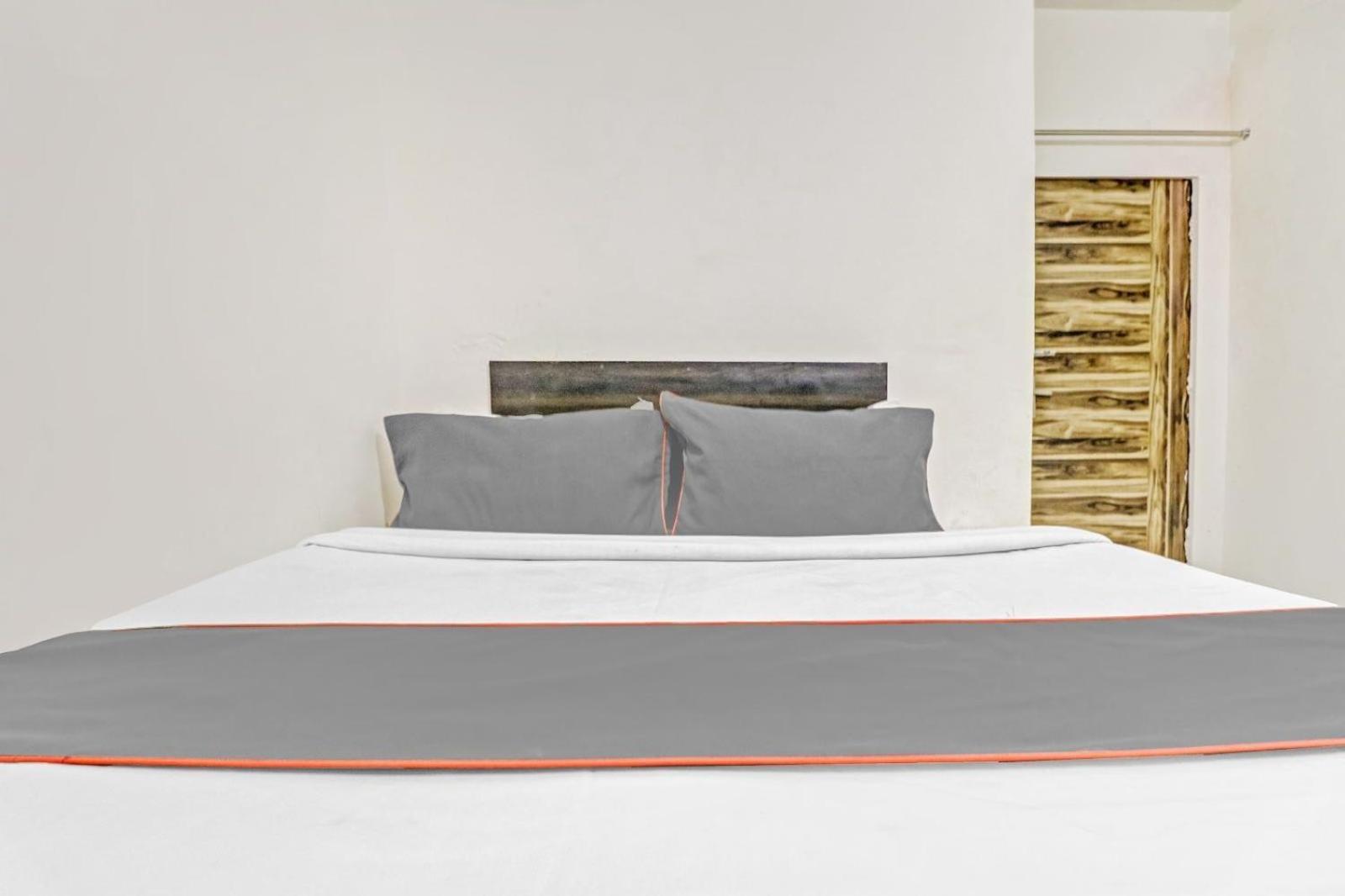 Oyo Flagship Victor House