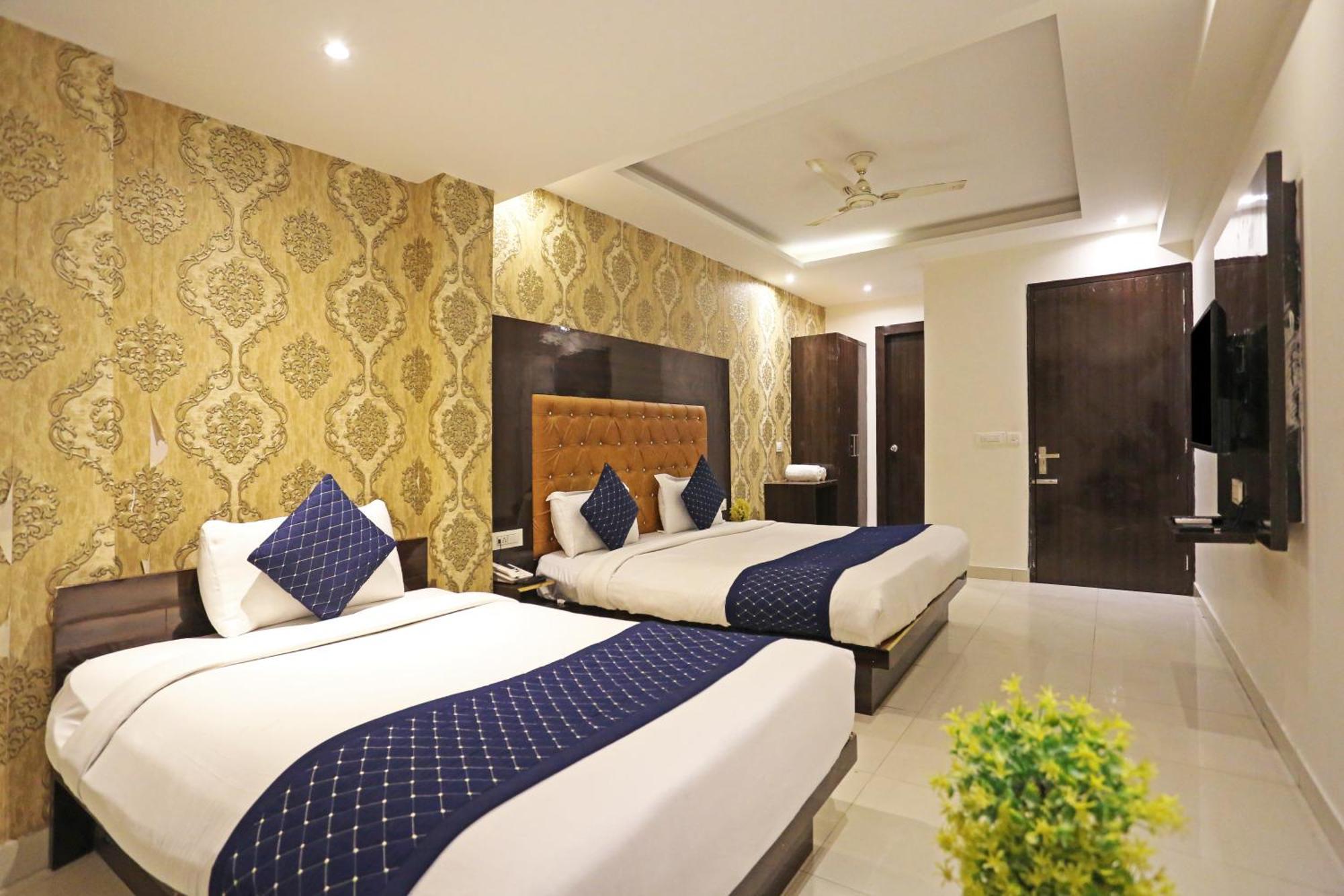 Iconic Near Delhi Igi Airport Hotel 3*