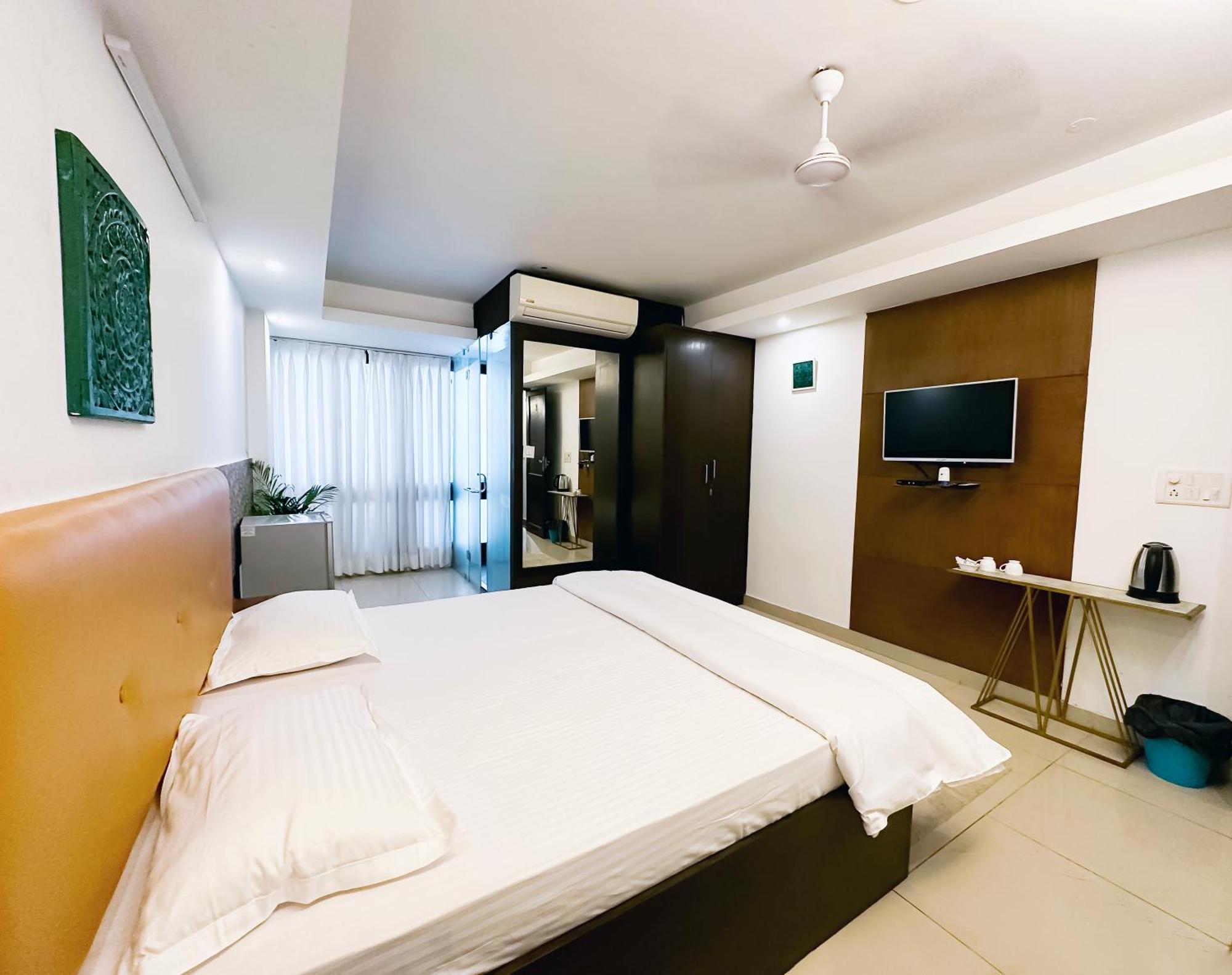 Roomshala 114 The Locals - Hauz Khas 3* New Delhi
