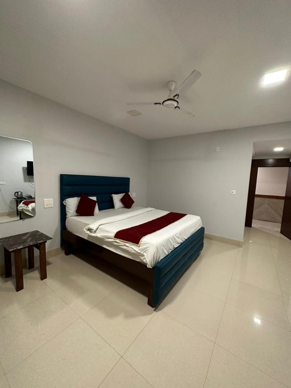 Tourist Deluxe Aero City Mahipalpur Hotel