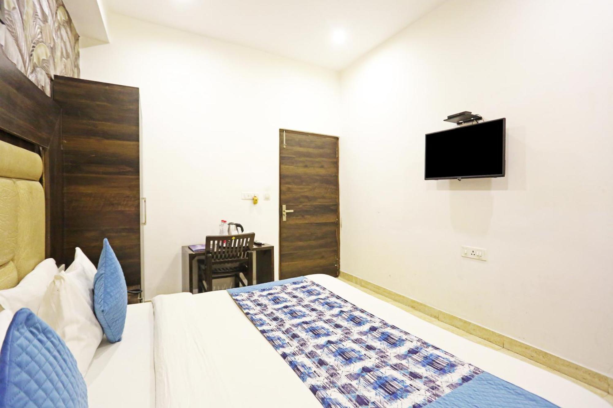 The Kiara Near Delhi Airport Hotel 3*