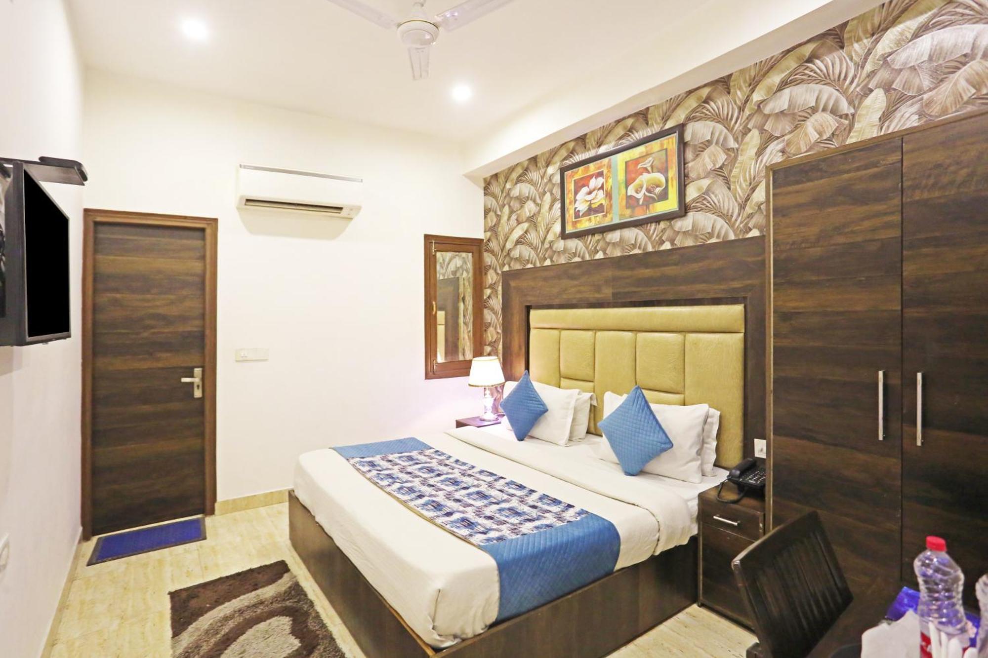 The Kiara Near Delhi Airport 3* New Delhi