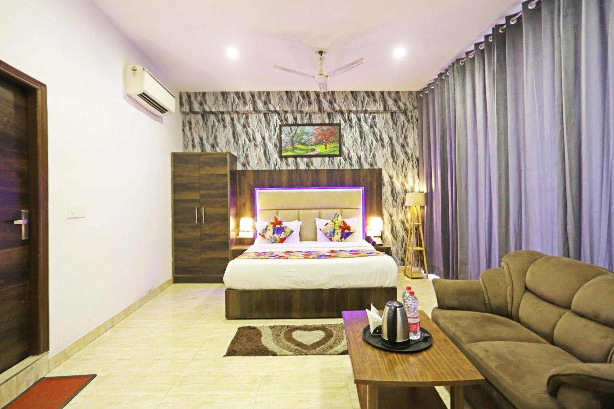 The Kiara Near Delhi Airport Hotel 3*