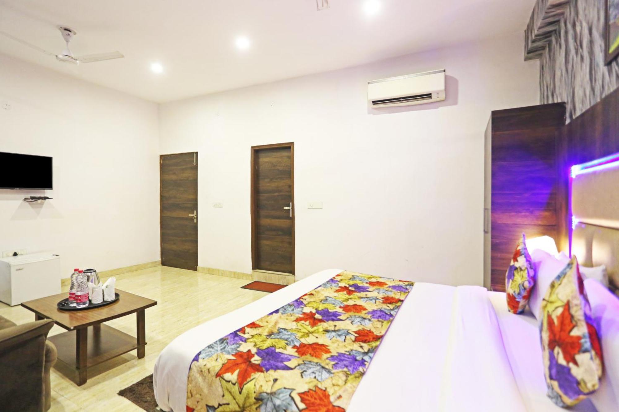 Hotel The Kiara Near Delhi Airport New Delhi