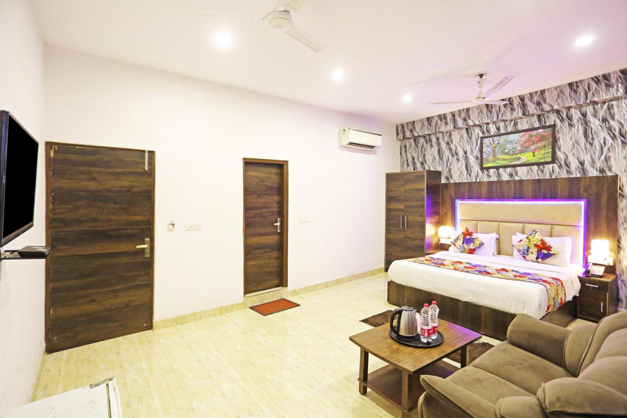 The Kiara Near Delhi Airport 3*