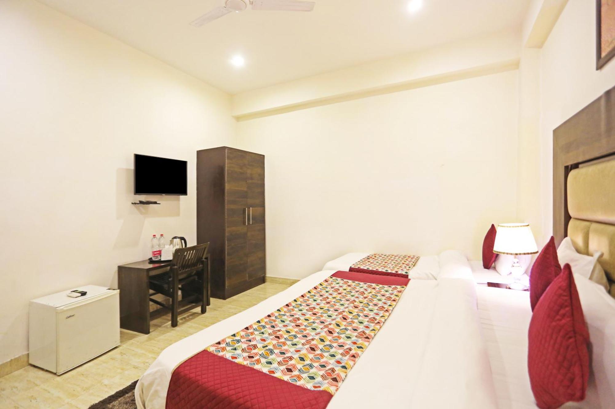 The Kiara Near Delhi Airport Hotel 3*