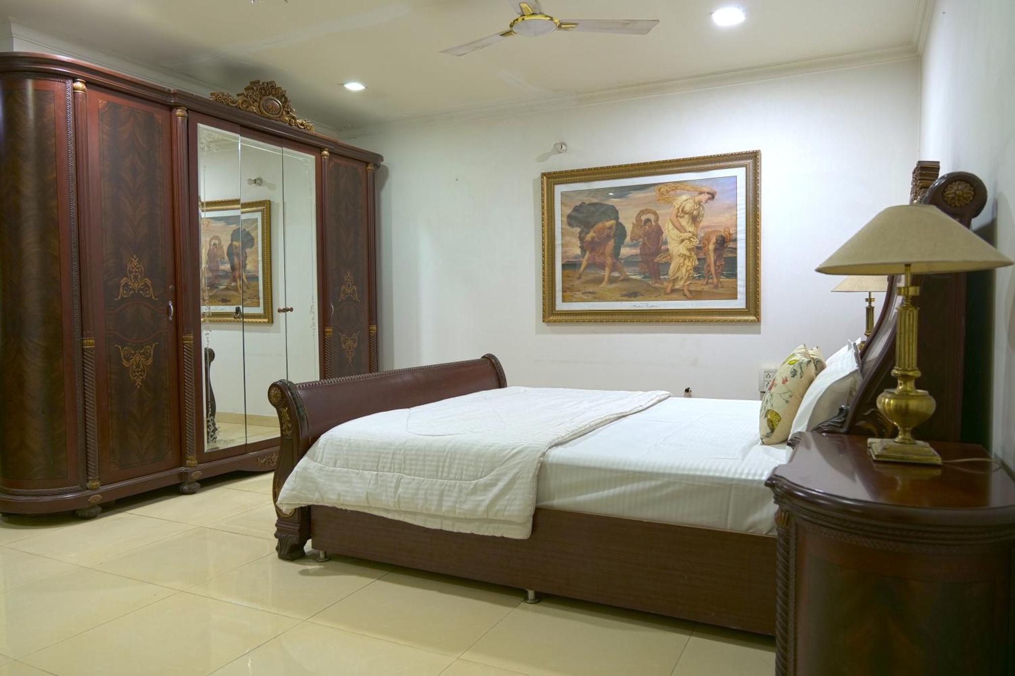 Hotel Embassy 3*
