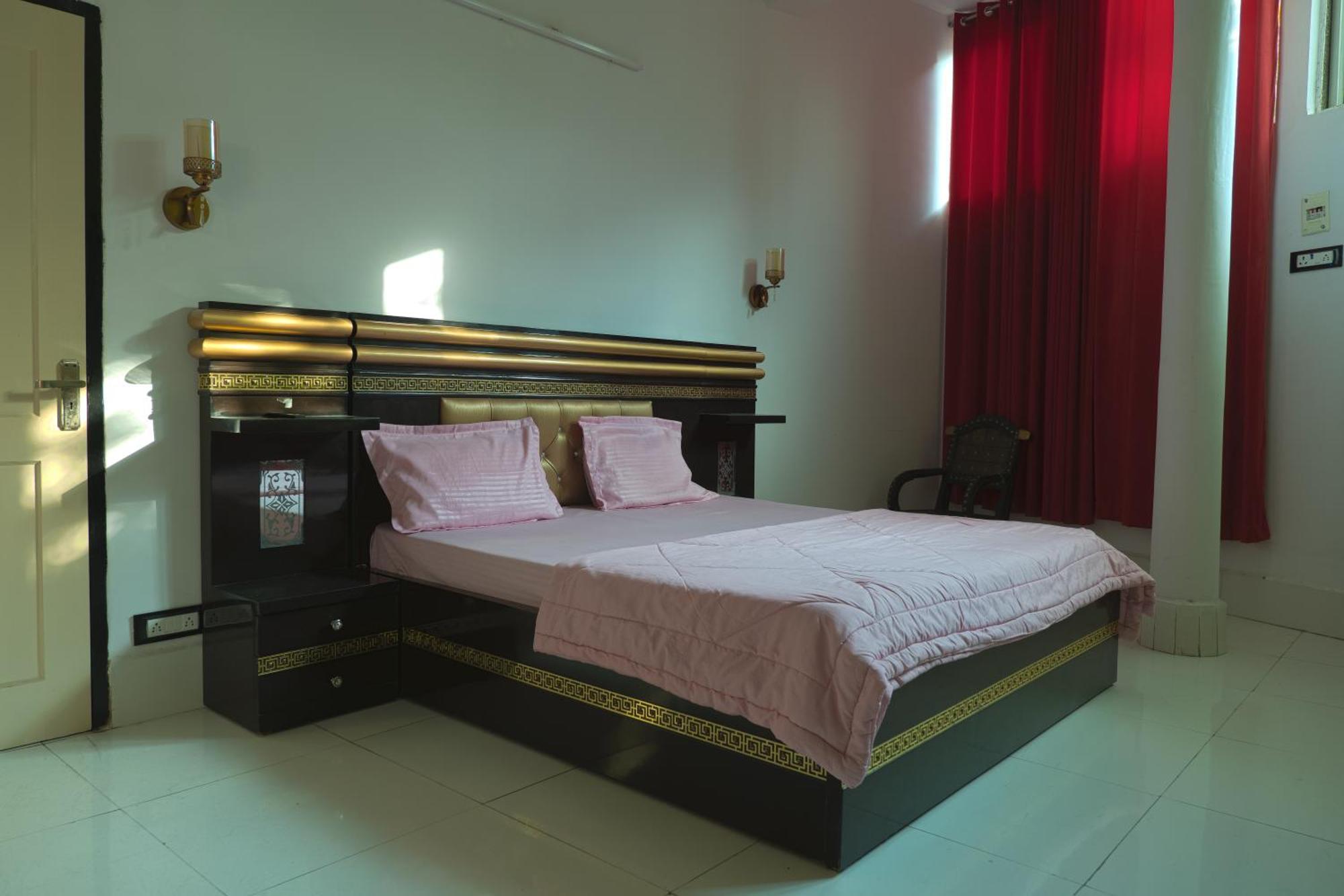 Embassy 3* New Delhi