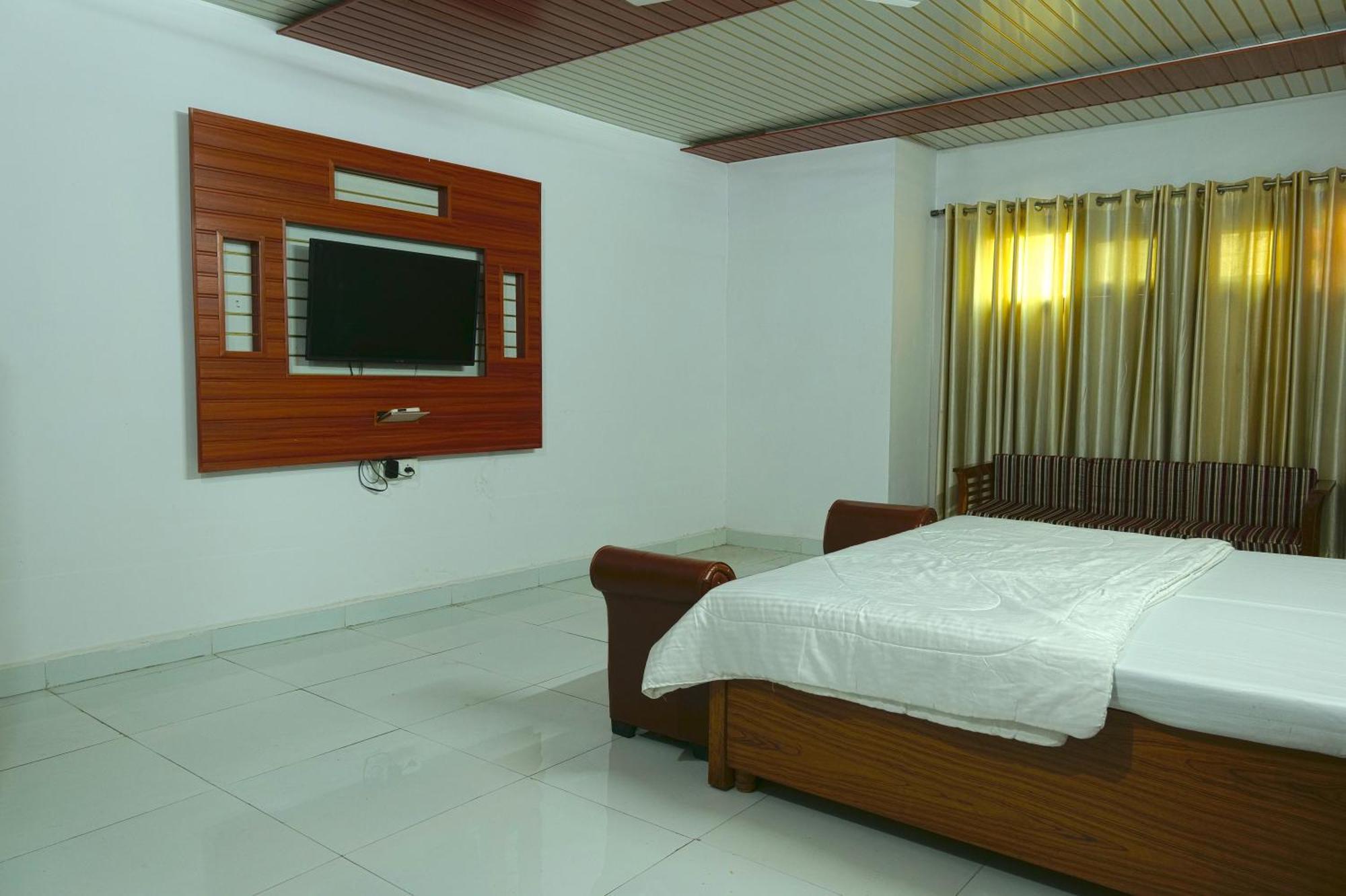 Embassy 3* New Delhi