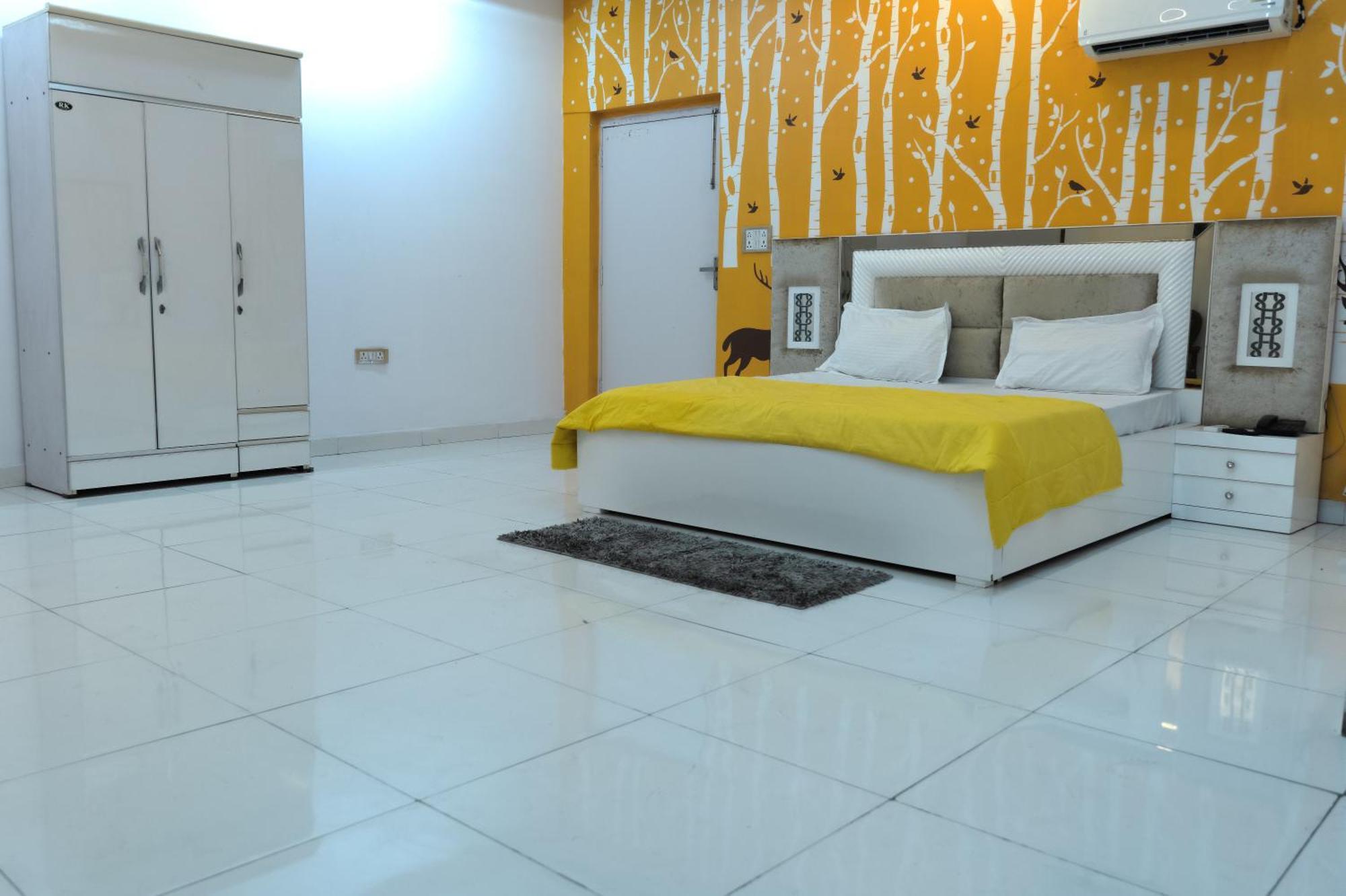 Hotel Embassy 3*