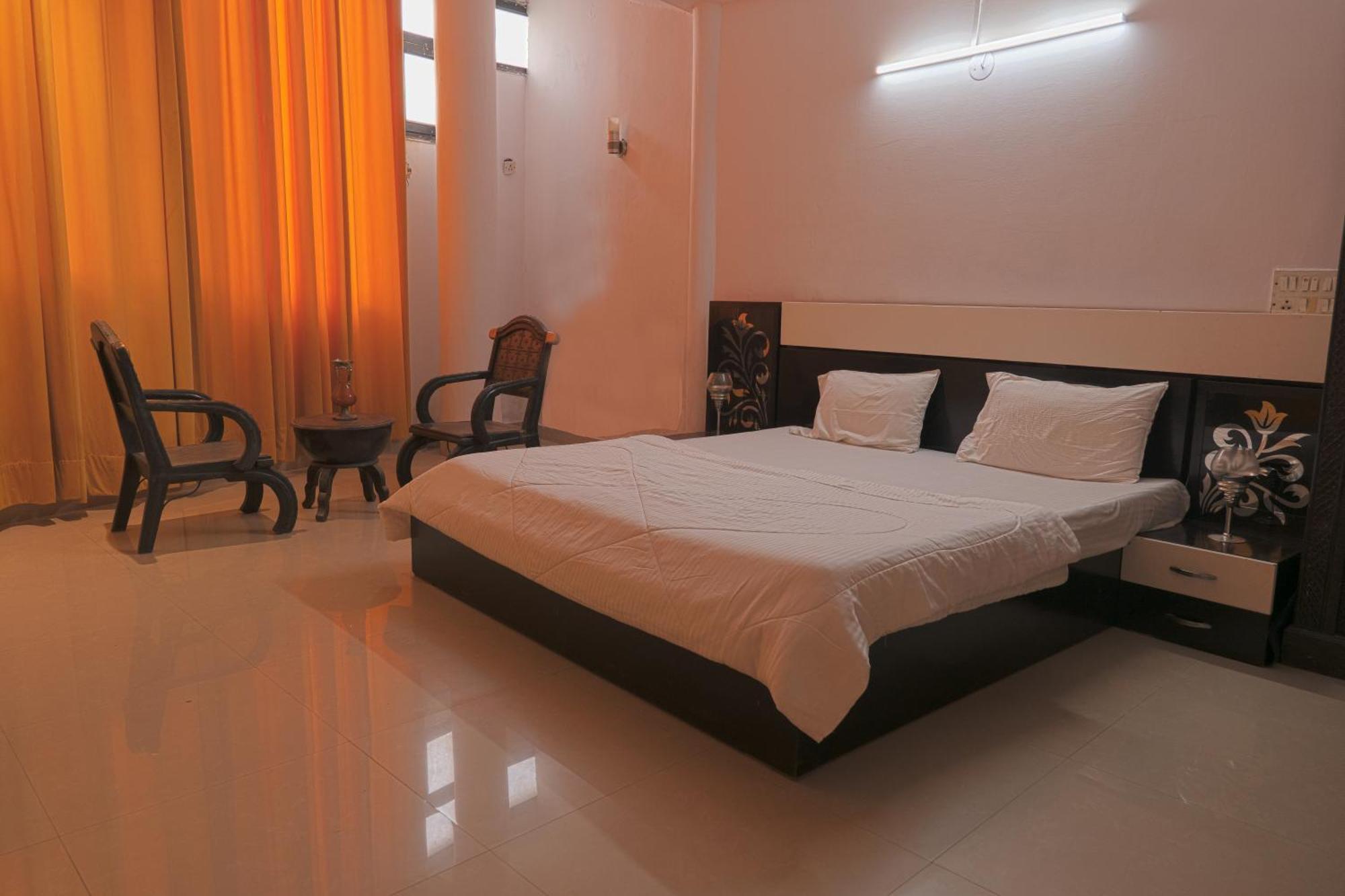 Embassy Hotel 3*