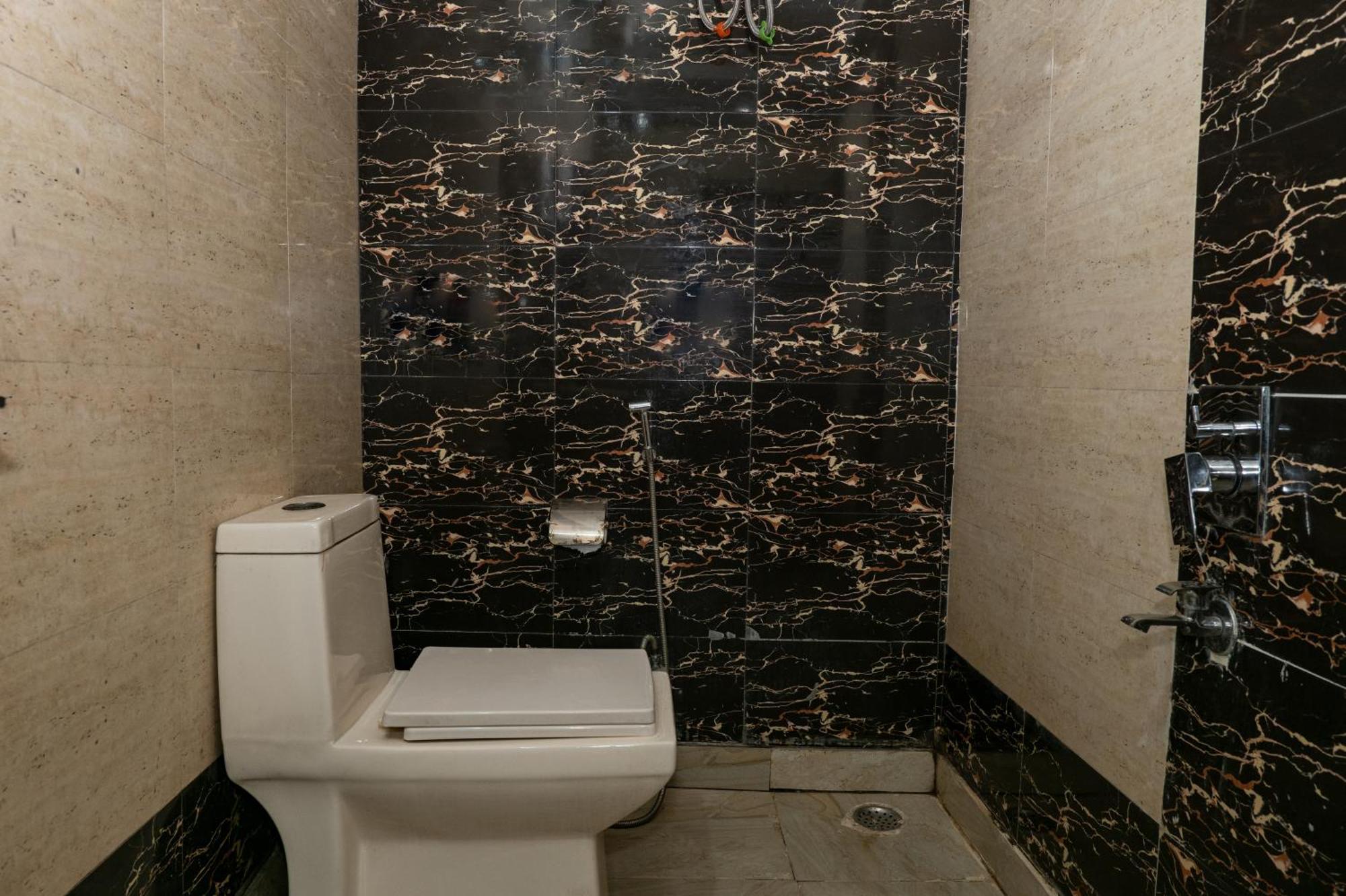 Embassy 3* New Delhi