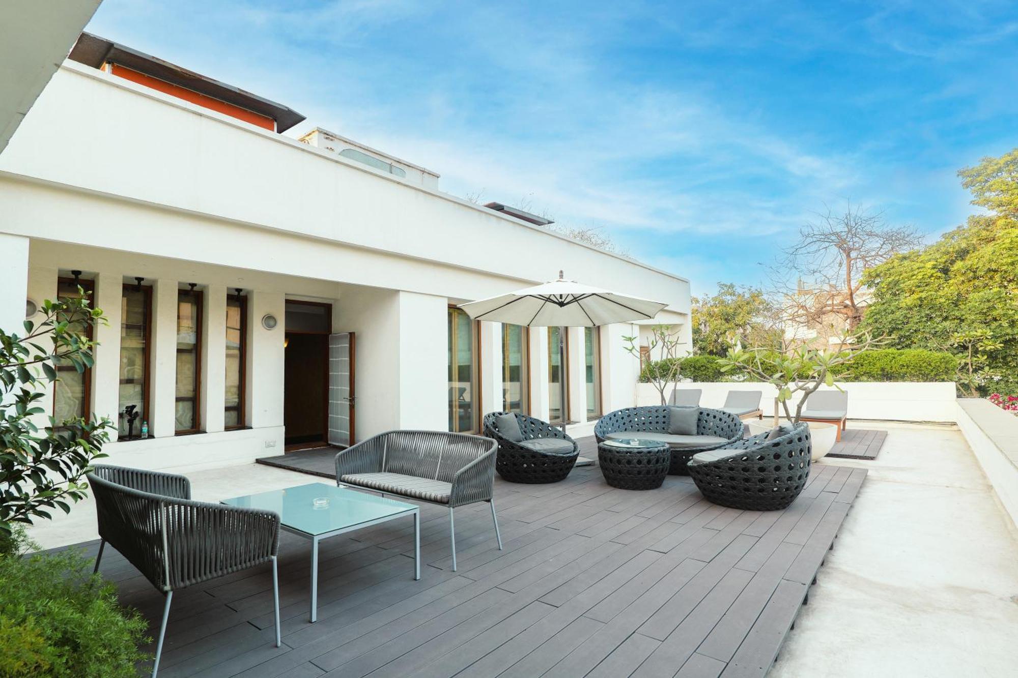 The Manor - 3*