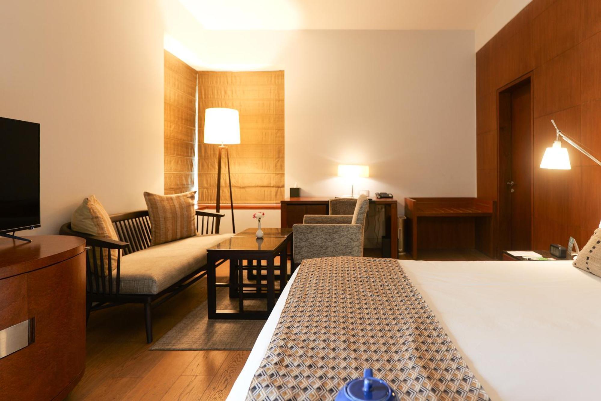Hotel The Manor - New Delhi