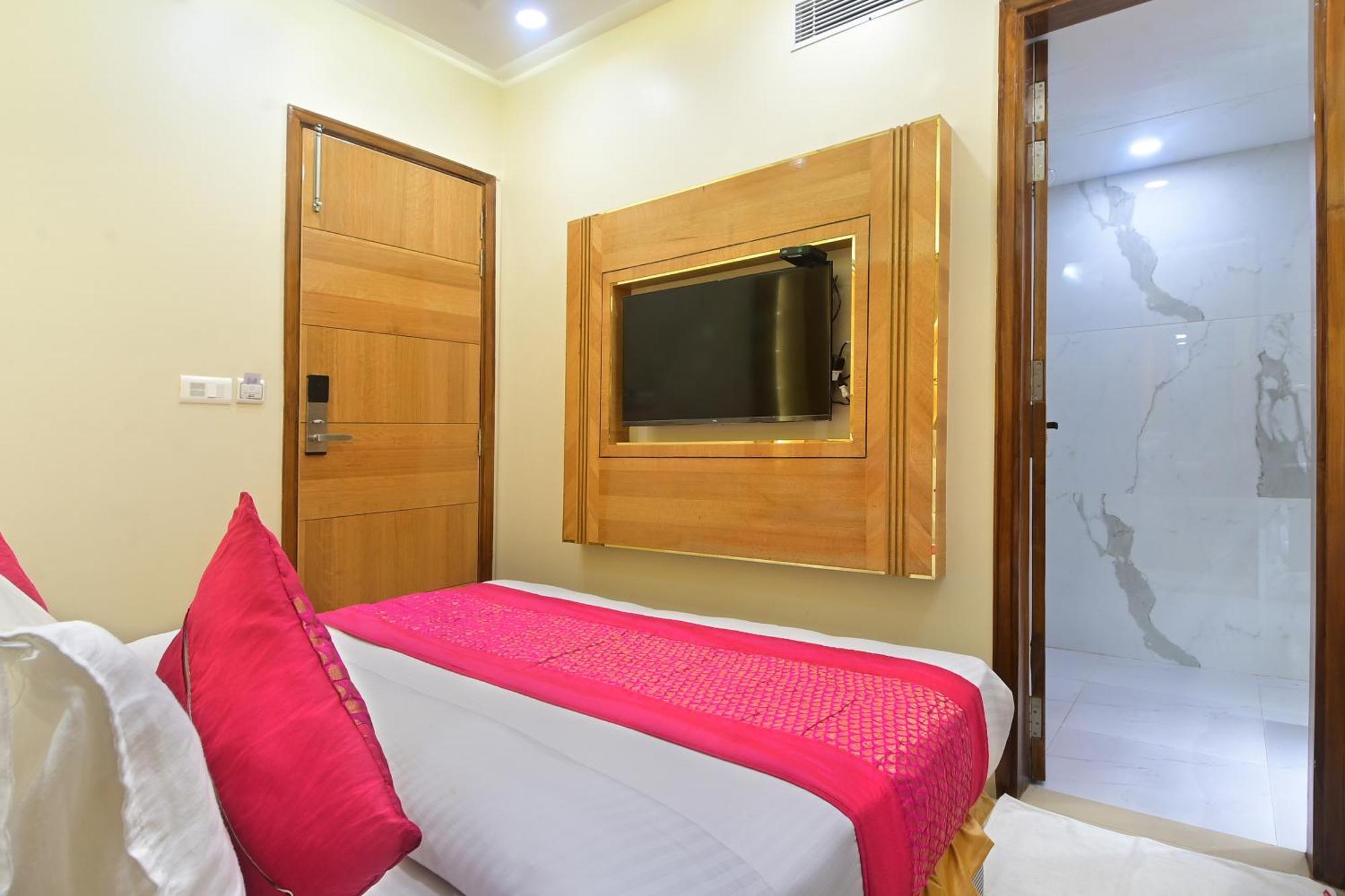 Gold Palace - 03 Mins Walk From Railway Station 3* New Delhi