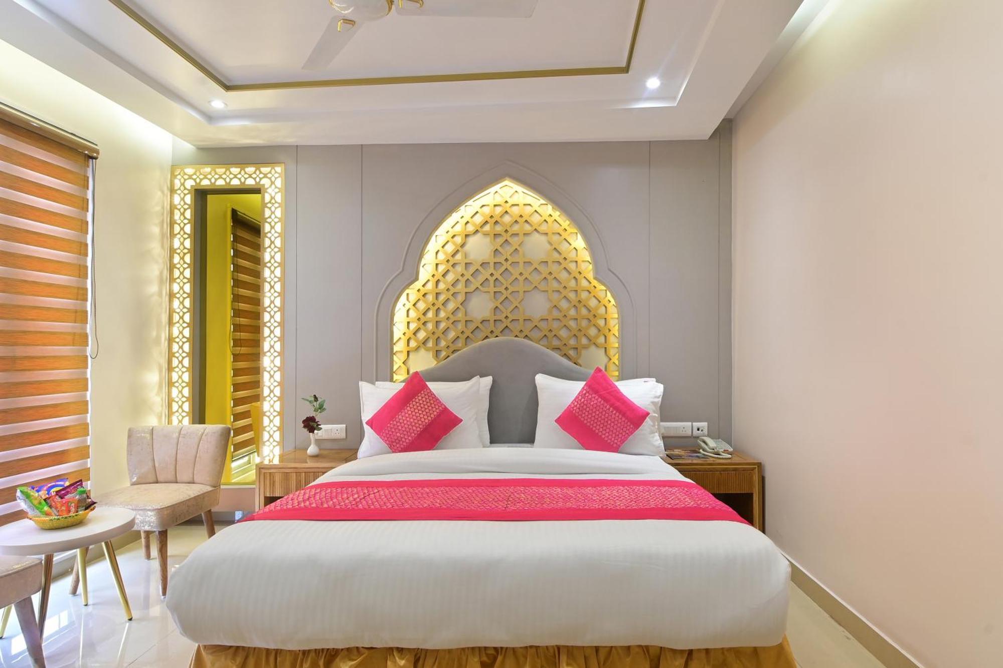 Guest house Gold Palace - 03 Mins Walk From Railway Station New Delhi